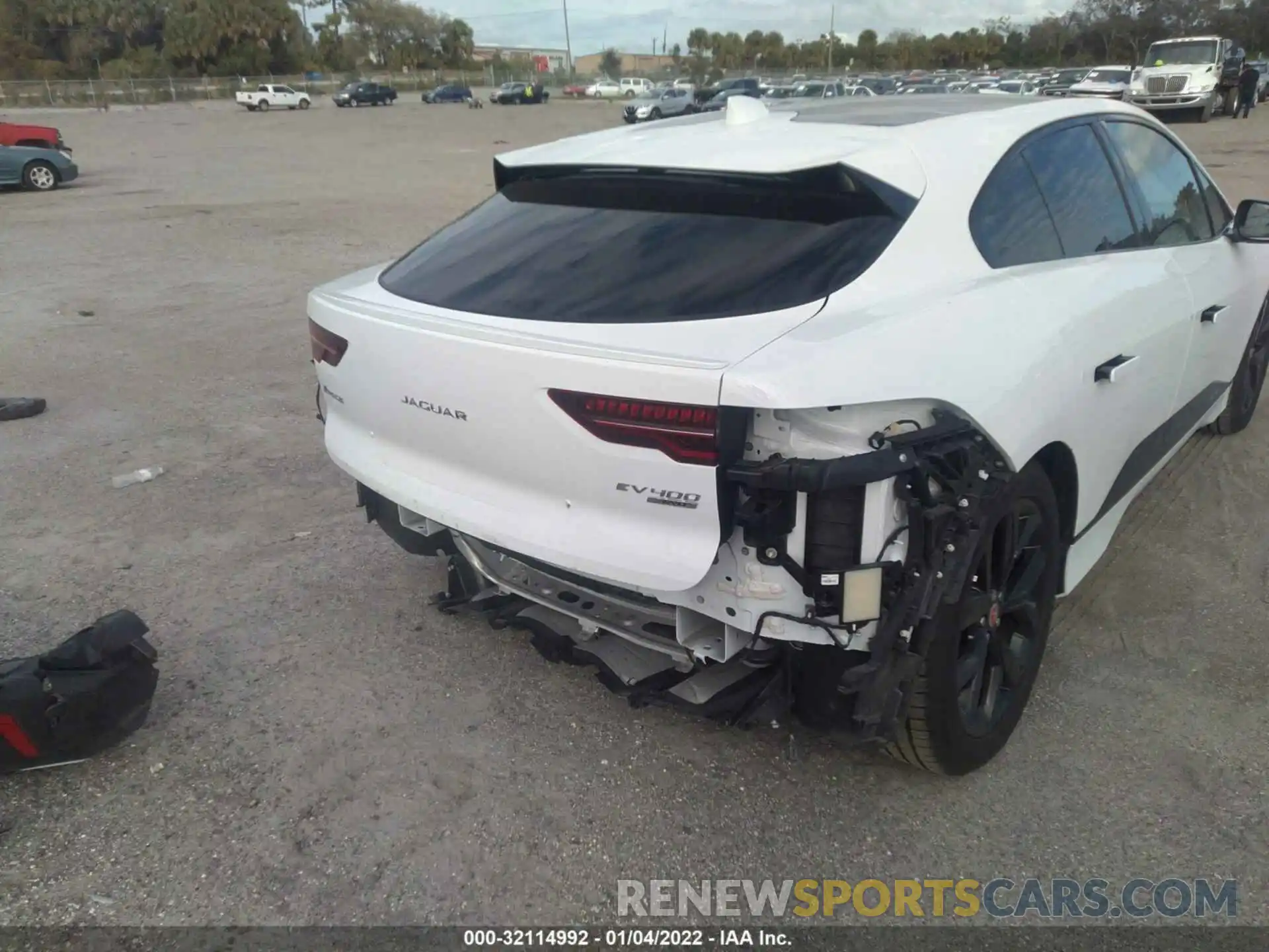 6 Photograph of a damaged car SADHD2S15K1F74235 JAGUAR I-PACE 2019