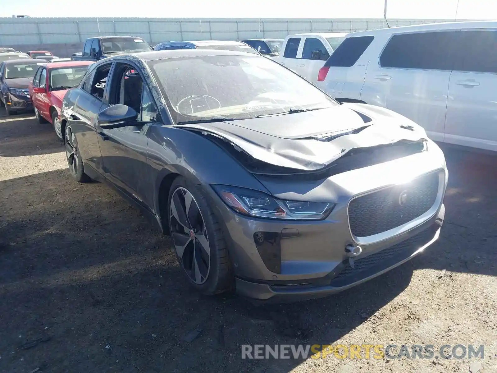 1 Photograph of a damaged car SADHD2S16K1F68346 JAGUAR I-PACE 2019