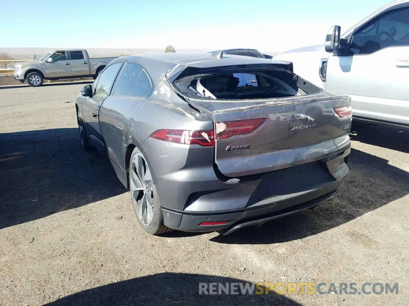 3 Photograph of a damaged car SADHD2S16K1F68346 JAGUAR I-PACE 2019