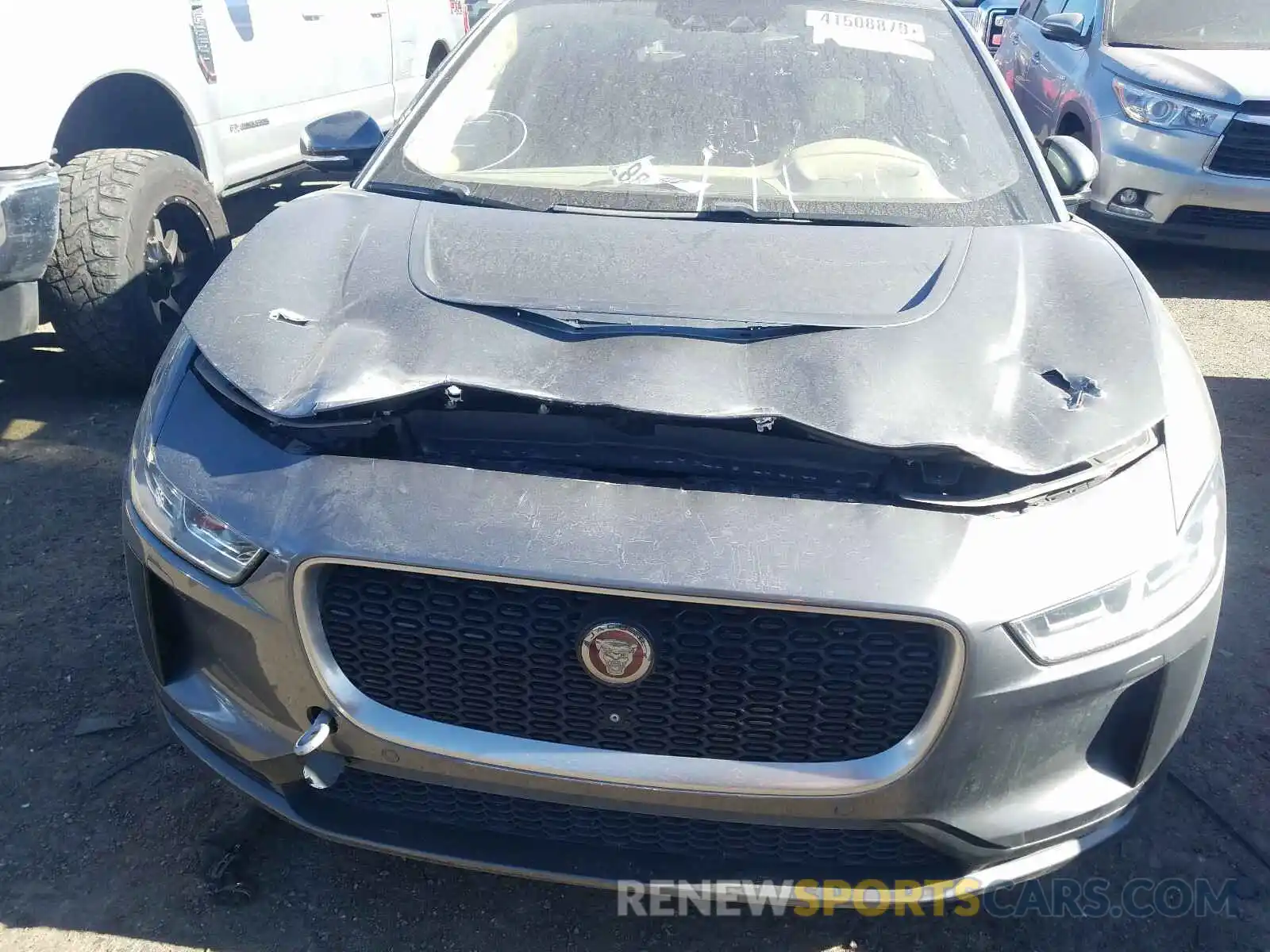 9 Photograph of a damaged car SADHD2S16K1F68346 JAGUAR I-PACE 2019