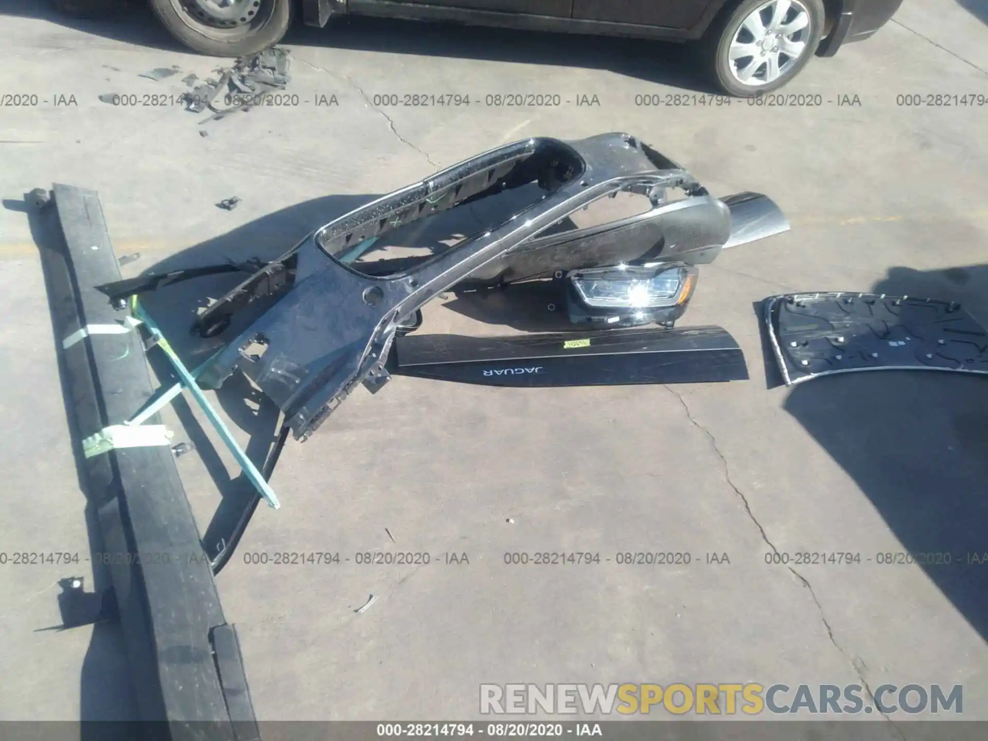 12 Photograph of a damaged car SADHD2S16K1F72400 JAGUAR I-PACE 2019
