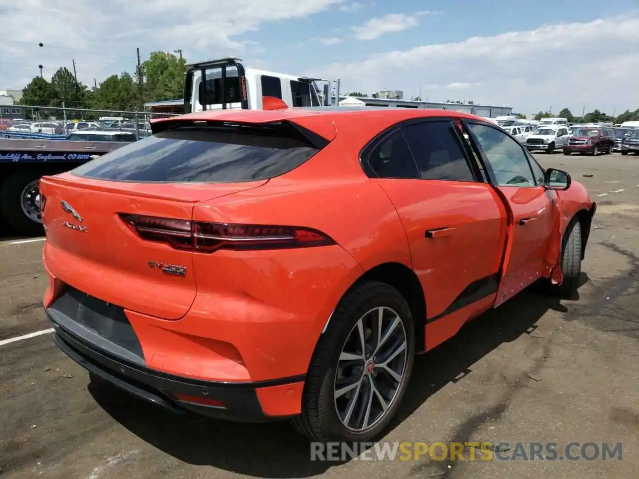 4 Photograph of a damaged car SADHD2S17K1F63592 JAGUAR I-PACE 2019