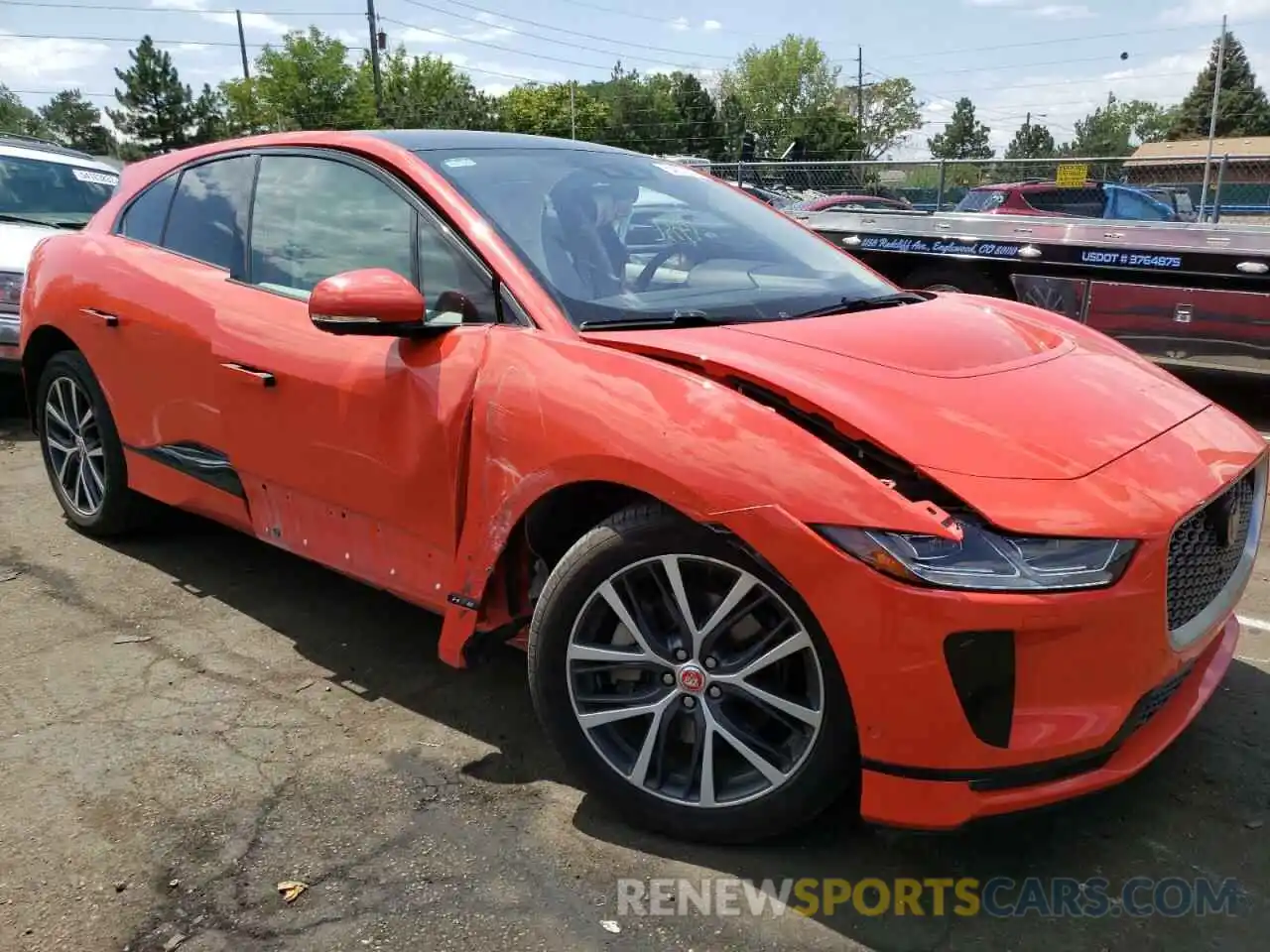 9 Photograph of a damaged car SADHD2S17K1F63592 JAGUAR I-PACE 2019