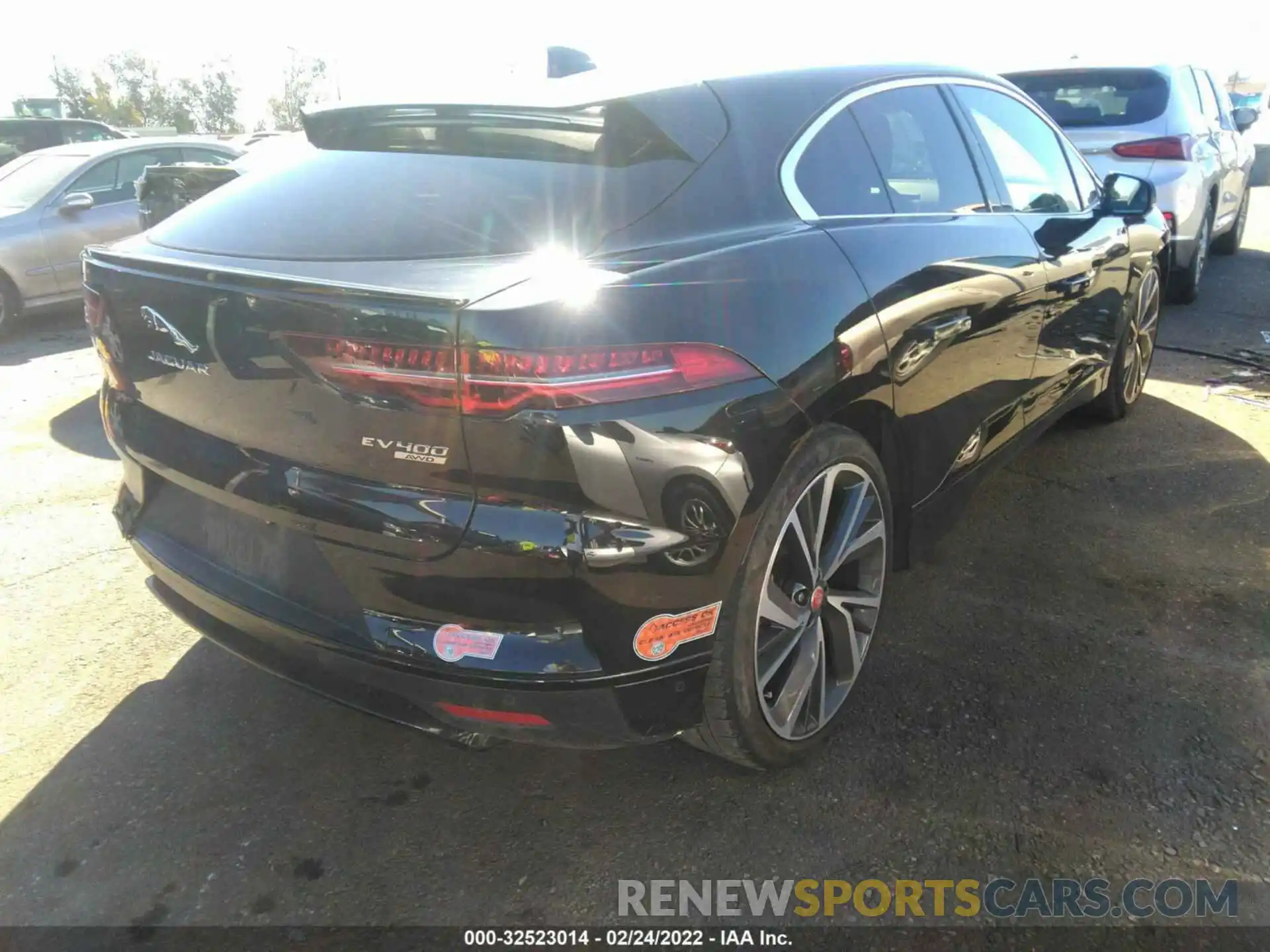 4 Photograph of a damaged car SADHD2S17K1F74964 JAGUAR I-PACE 2019