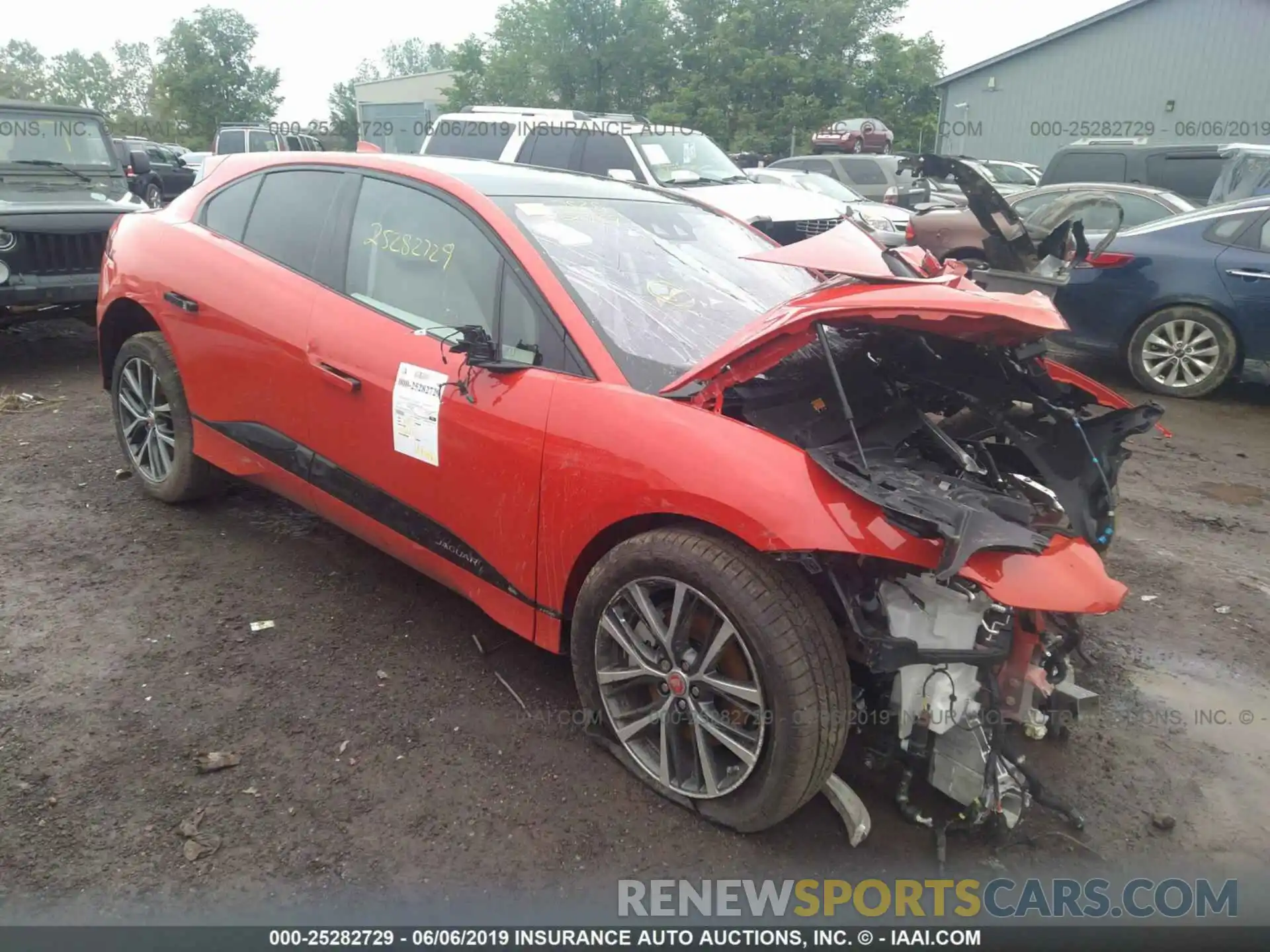 1 Photograph of a damaged car SADHD2S18K1F62273 JAGUAR I-PACE 2019