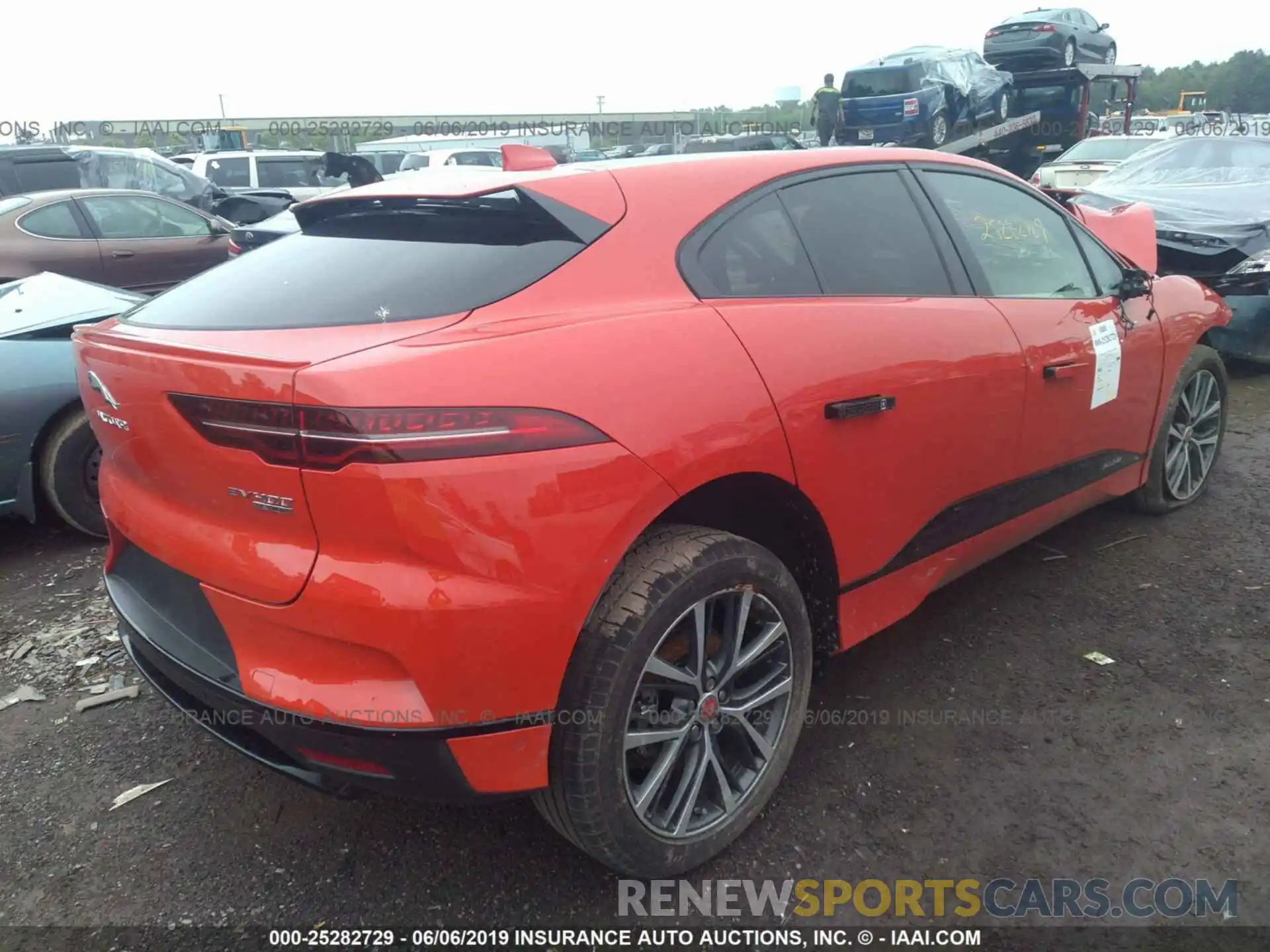 4 Photograph of a damaged car SADHD2S18K1F62273 JAGUAR I-PACE 2019