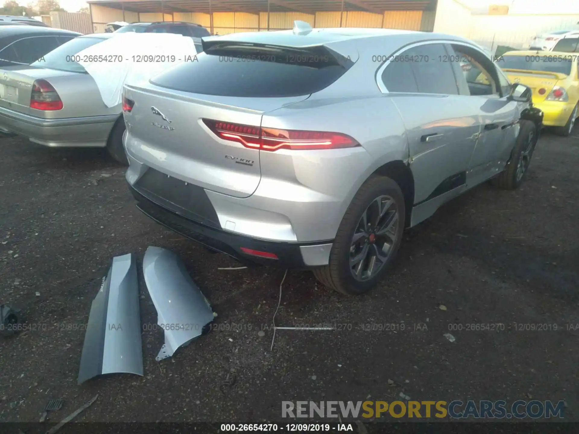 4 Фотография поврежденного автомобиля SADHD2S18K1F76674 JAGUAR I-PACE 2019