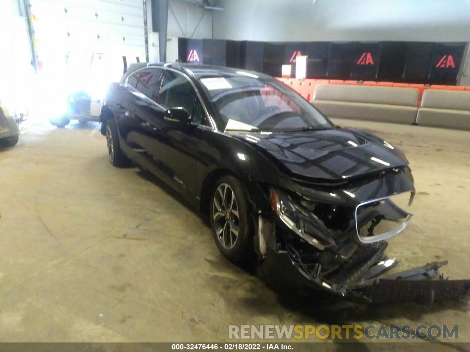 1 Photograph of a damaged car SADHD2S19K1F62041 JAGUAR I-PACE 2019