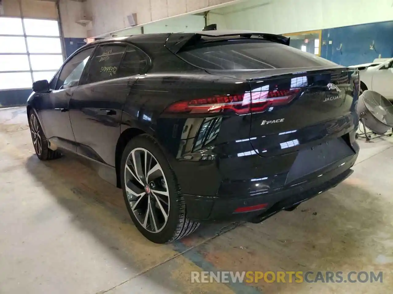 3 Фотография поврежденного автомобиля SADHD2S1XK1F76059 JAGUAR I-PACE 2019