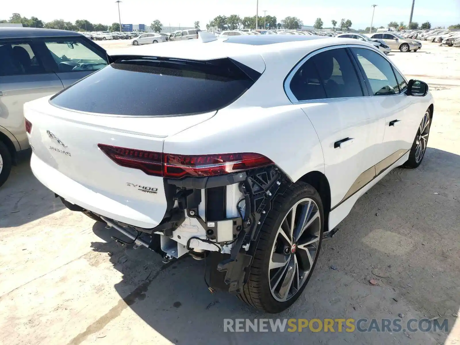 4 Photograph of a damaged car SADHD2S1XK1F76532 JAGUAR I-PACE 2019