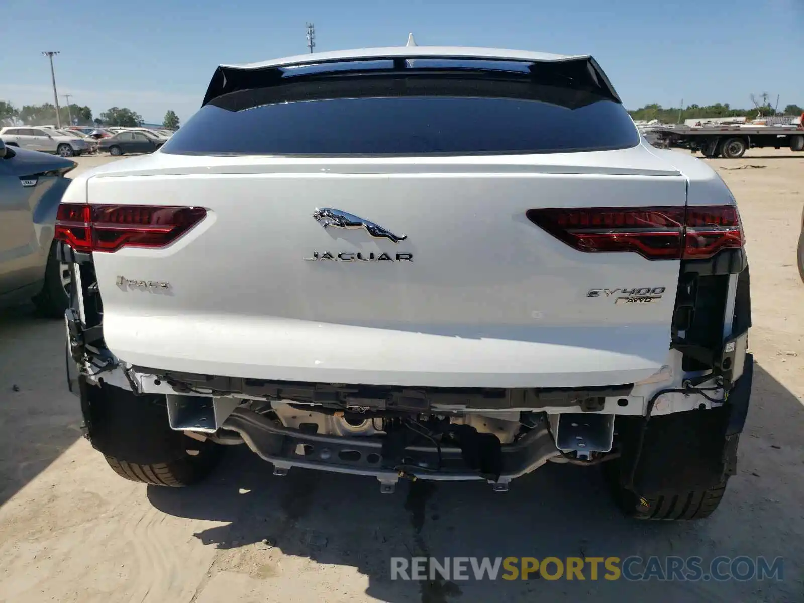 9 Photograph of a damaged car SADHD2S1XK1F76532 JAGUAR I-PACE 2019