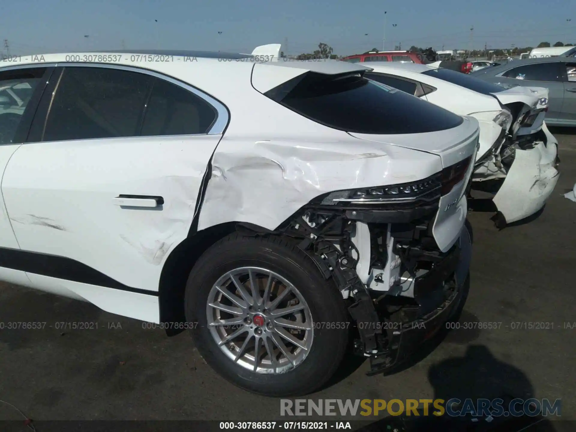 6 Photograph of a damaged car SADHB2S12L1F79416 JAGUAR I-PACE 2020