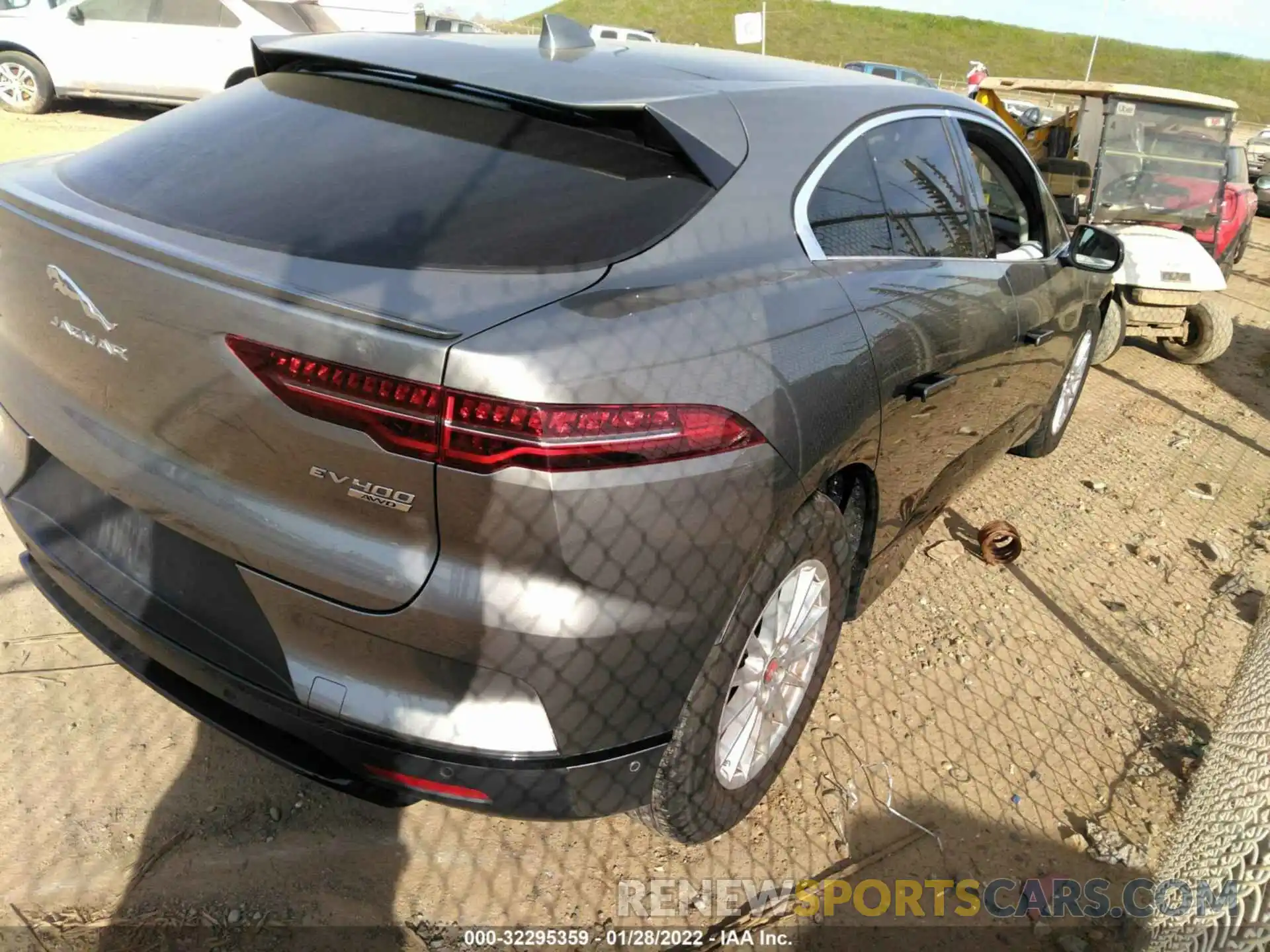 4 Фотография поврежденного автомобиля SADHB2S12L1F84597 JAGUAR I-PACE 2020