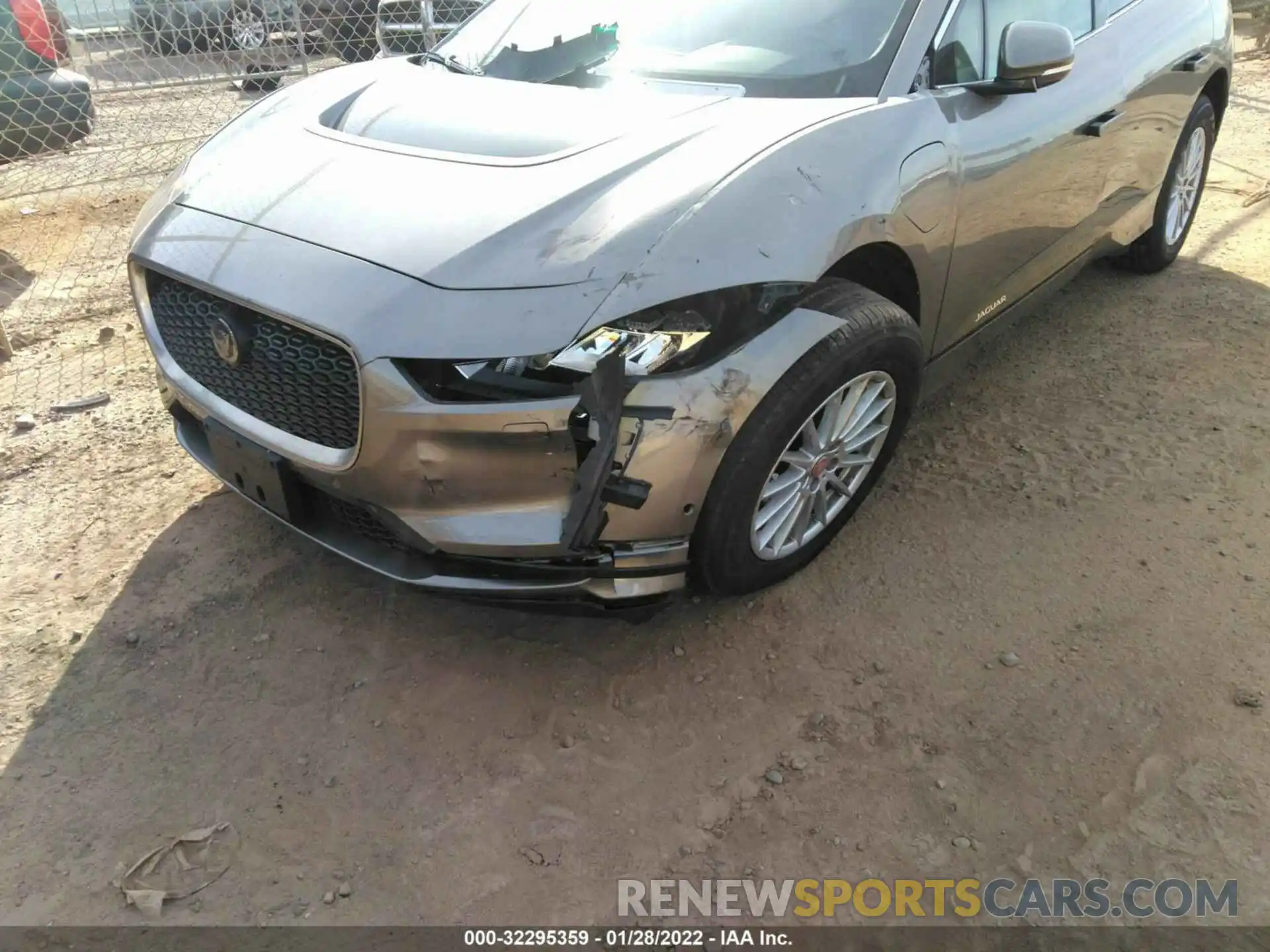 6 Photograph of a damaged car SADHB2S12L1F84597 JAGUAR I-PACE 2020