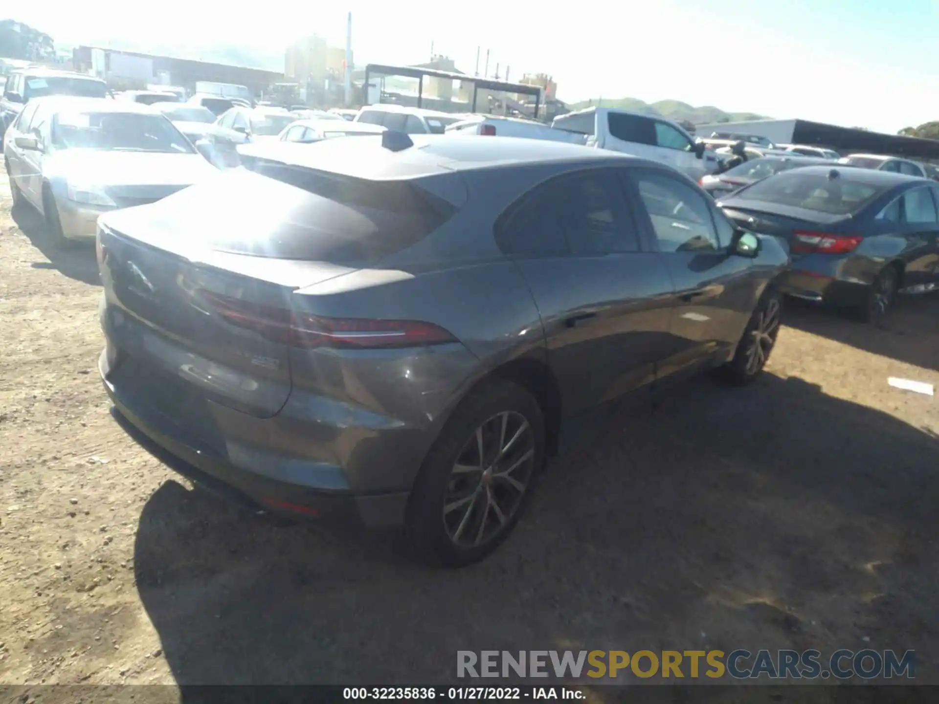 4 Photograph of a damaged car SADHD2S14L1F80710 JAGUAR I-PACE 2020