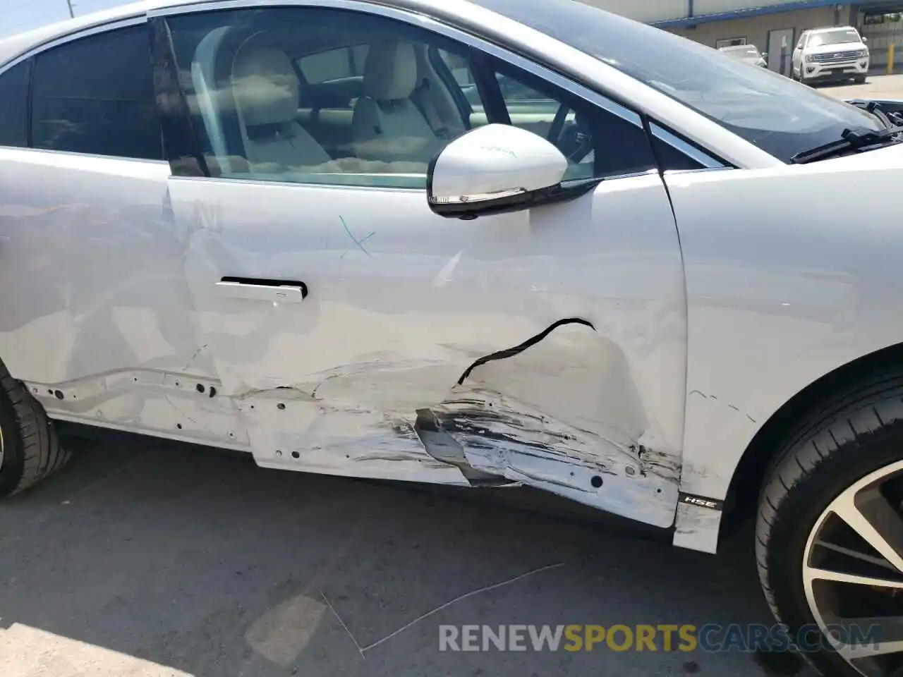 9 Photograph of a damaged car SADHD2S14L1F83851 JAGUAR I-PACE 2020