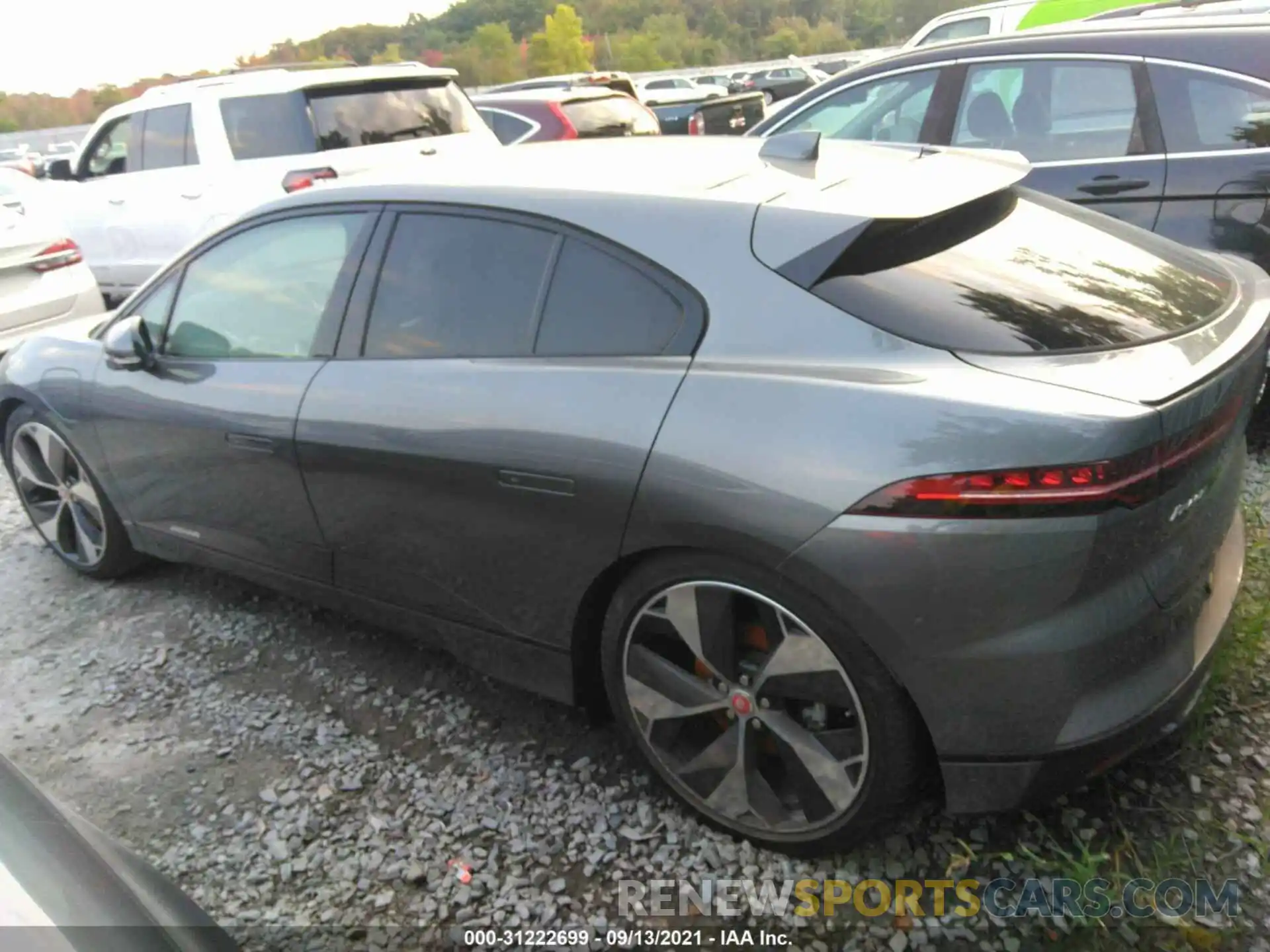 3 Фотография поврежденного автомобиля SADHD2S15L1F83647 JAGUAR I-PACE 2020