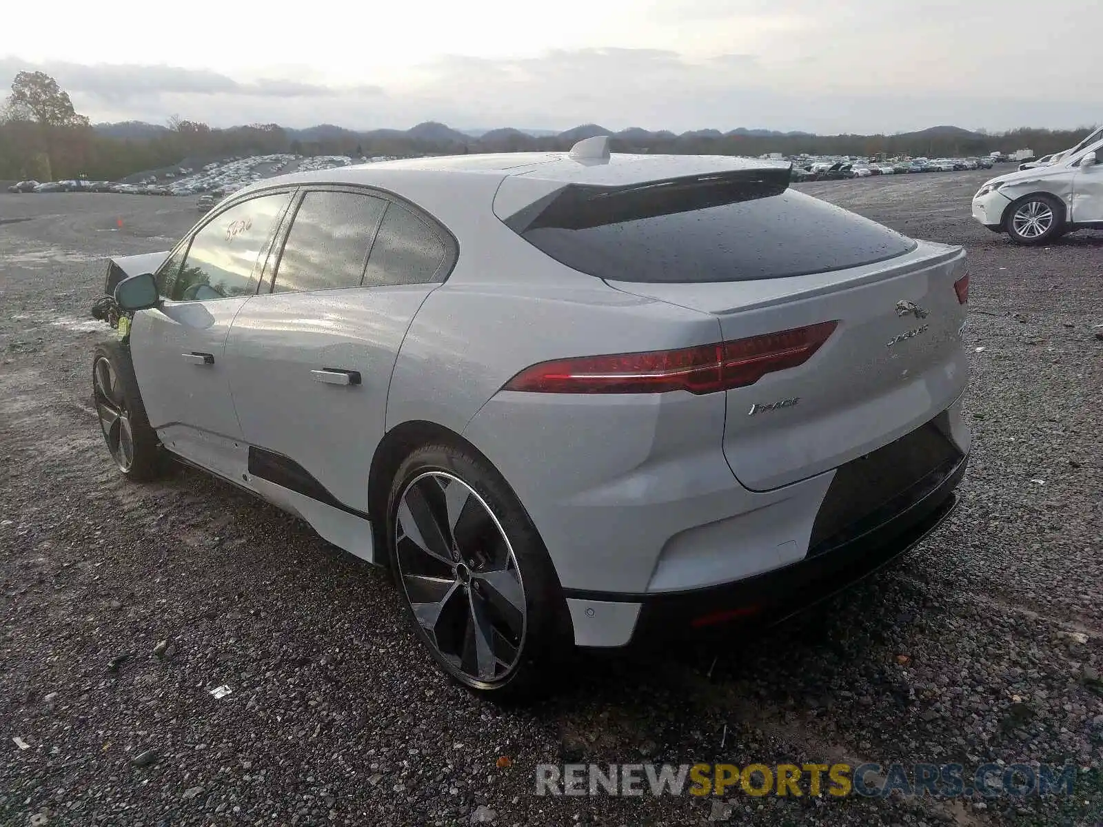 3 Photograph of a damaged car SADHD2S14K1F75909 JAGUAR I-PACE FIR 2019