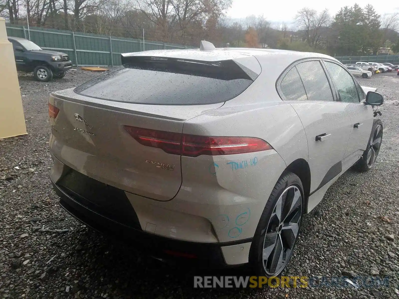 4 Photograph of a damaged car SADHD2S14K1F75909 JAGUAR I-PACE FIR 2019