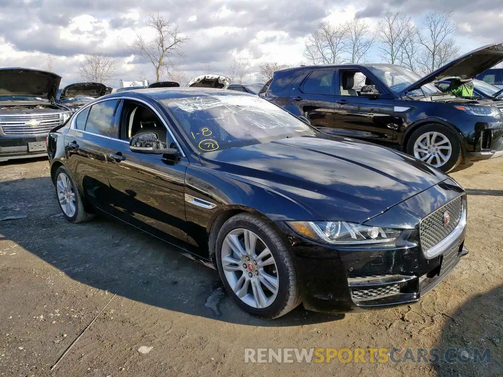 1 Фотография поврежденного автомобиля SAJAD4FX3KCP49785 JAGUAR XE 2019