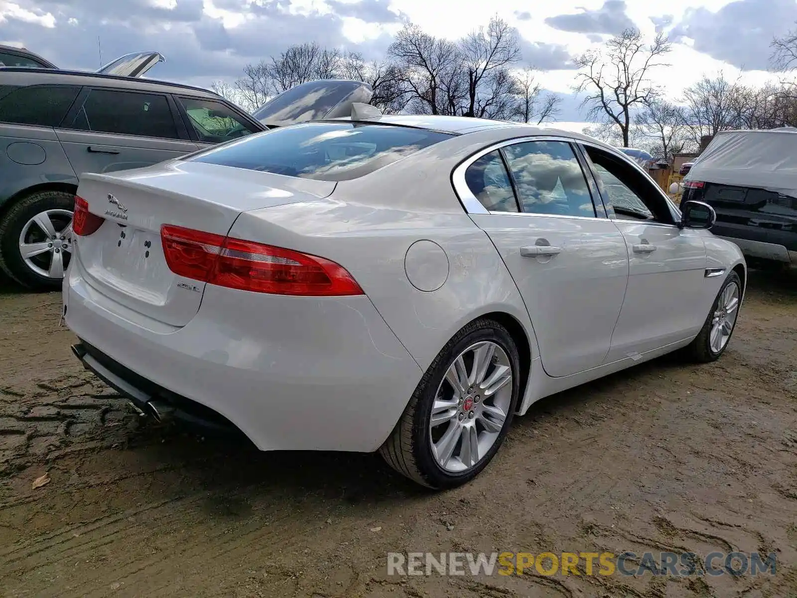 4 Фотография поврежденного автомобиля SAJAD4FX3KCP53450 JAGUAR XE 2019