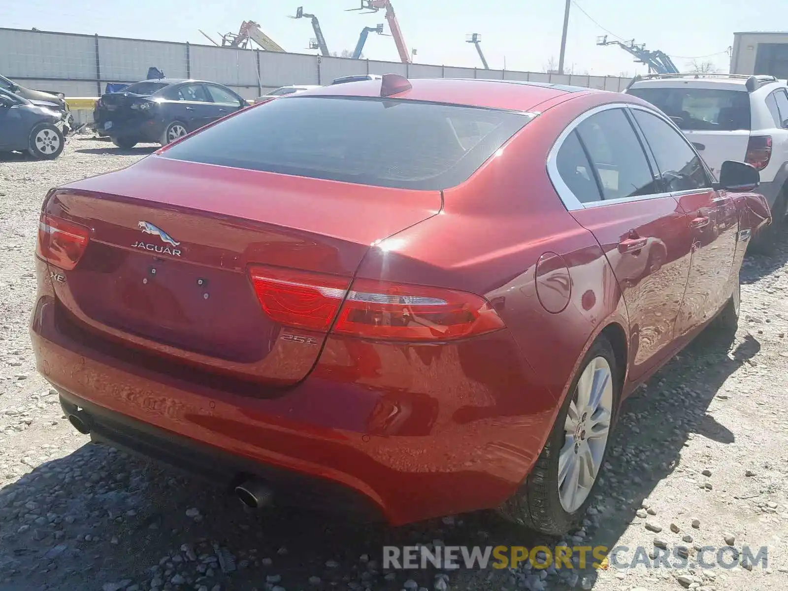 4 Фотография поврежденного автомобиля SAJAD4FX7KCP49434 JAGUAR XE 2019