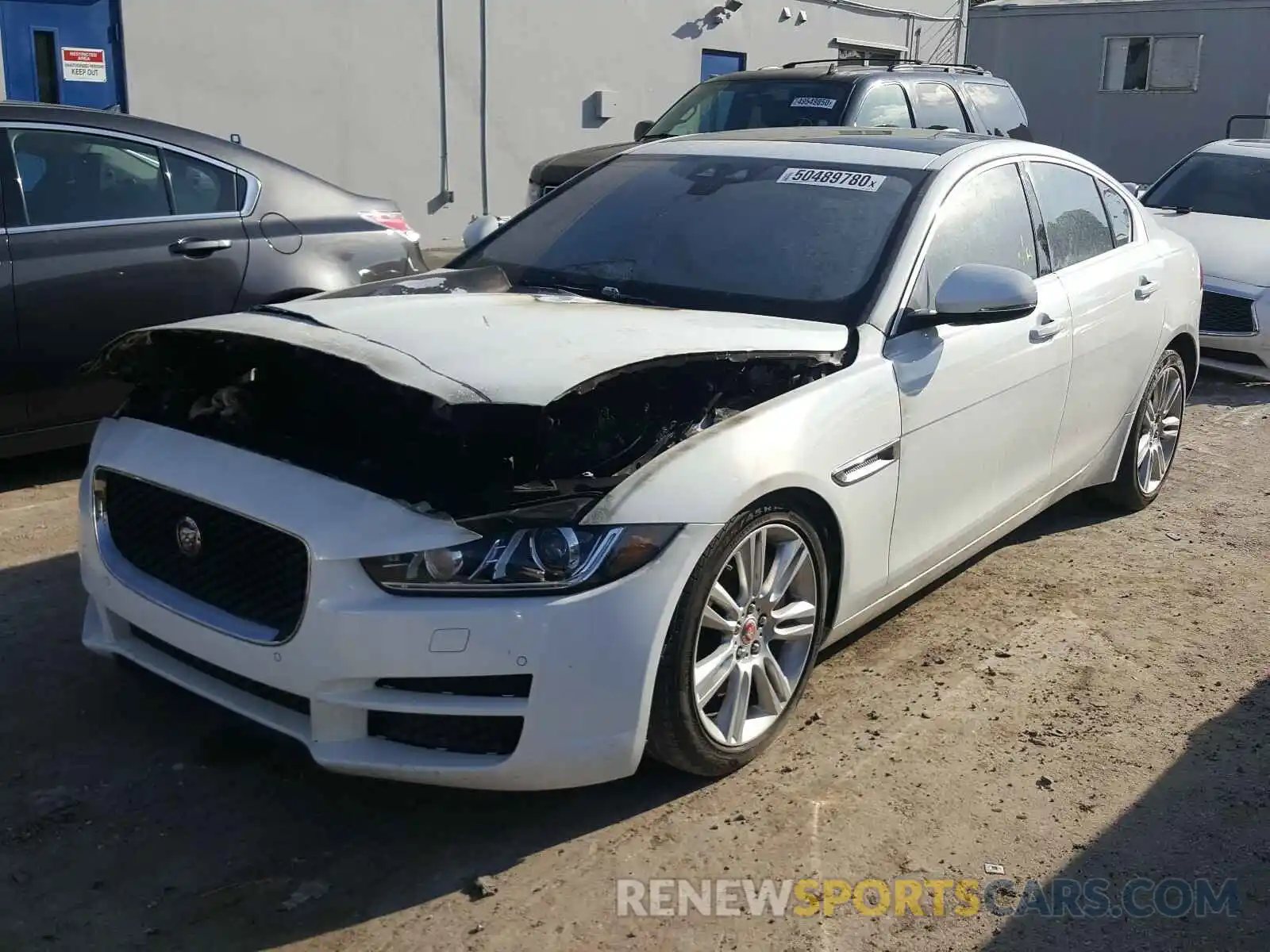 2 Фотография поврежденного автомобиля SAJAD4FX9KCP48964 JAGUAR XE 2019