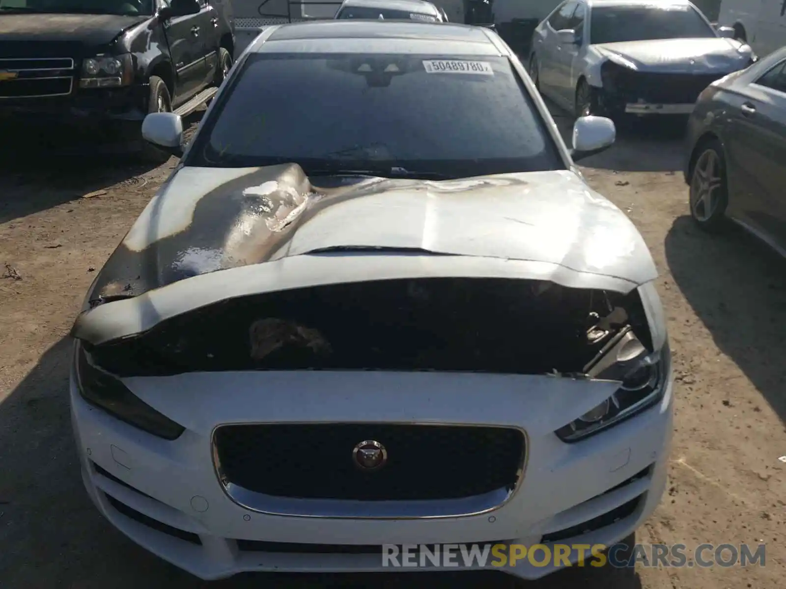 9 Photograph of a damaged car SAJAD4FX9KCP48964 JAGUAR XE 2019