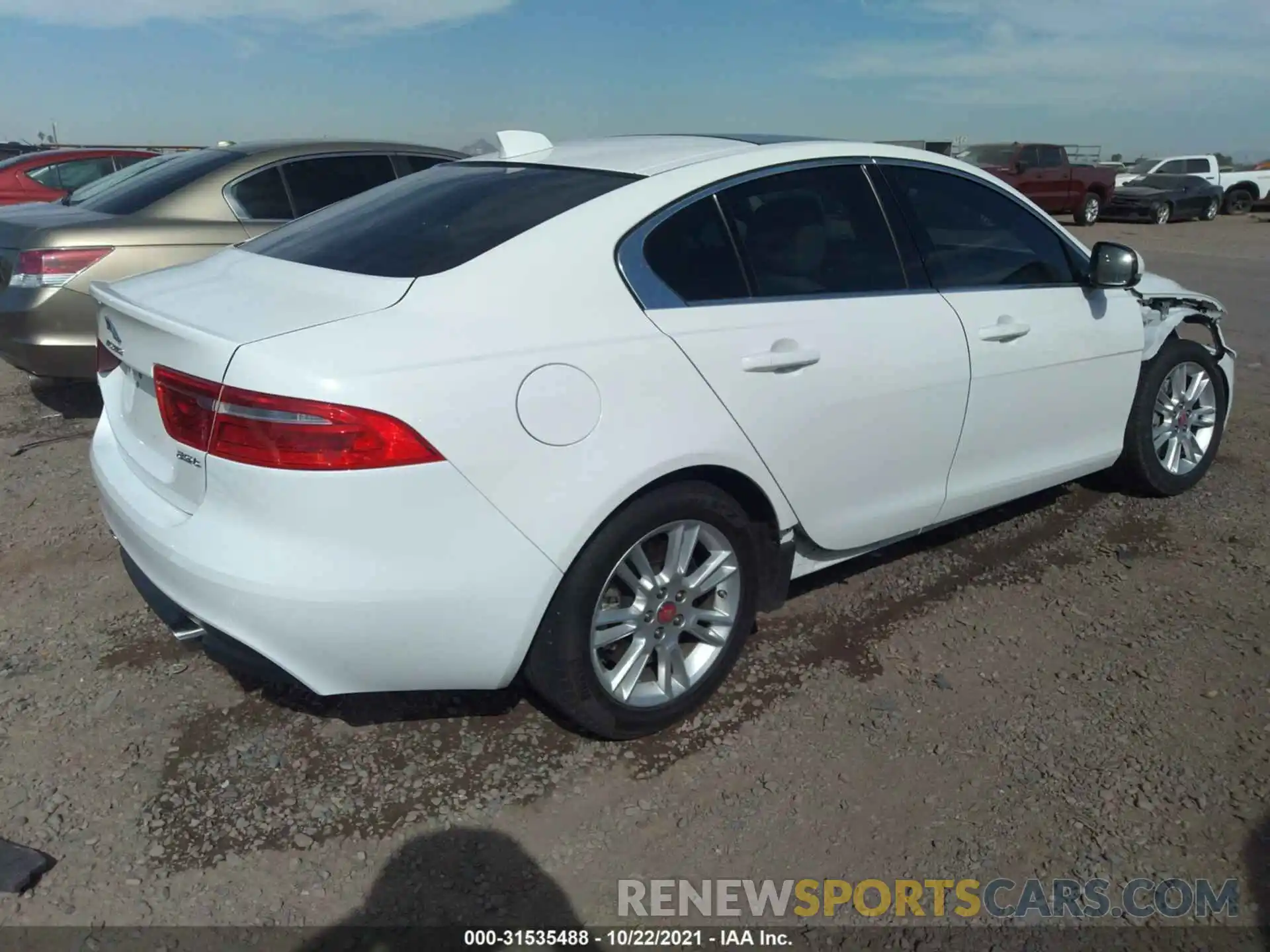 4 Фотография поврежденного автомобиля SAJAD4FX9KCP51203 JAGUAR XE 2019