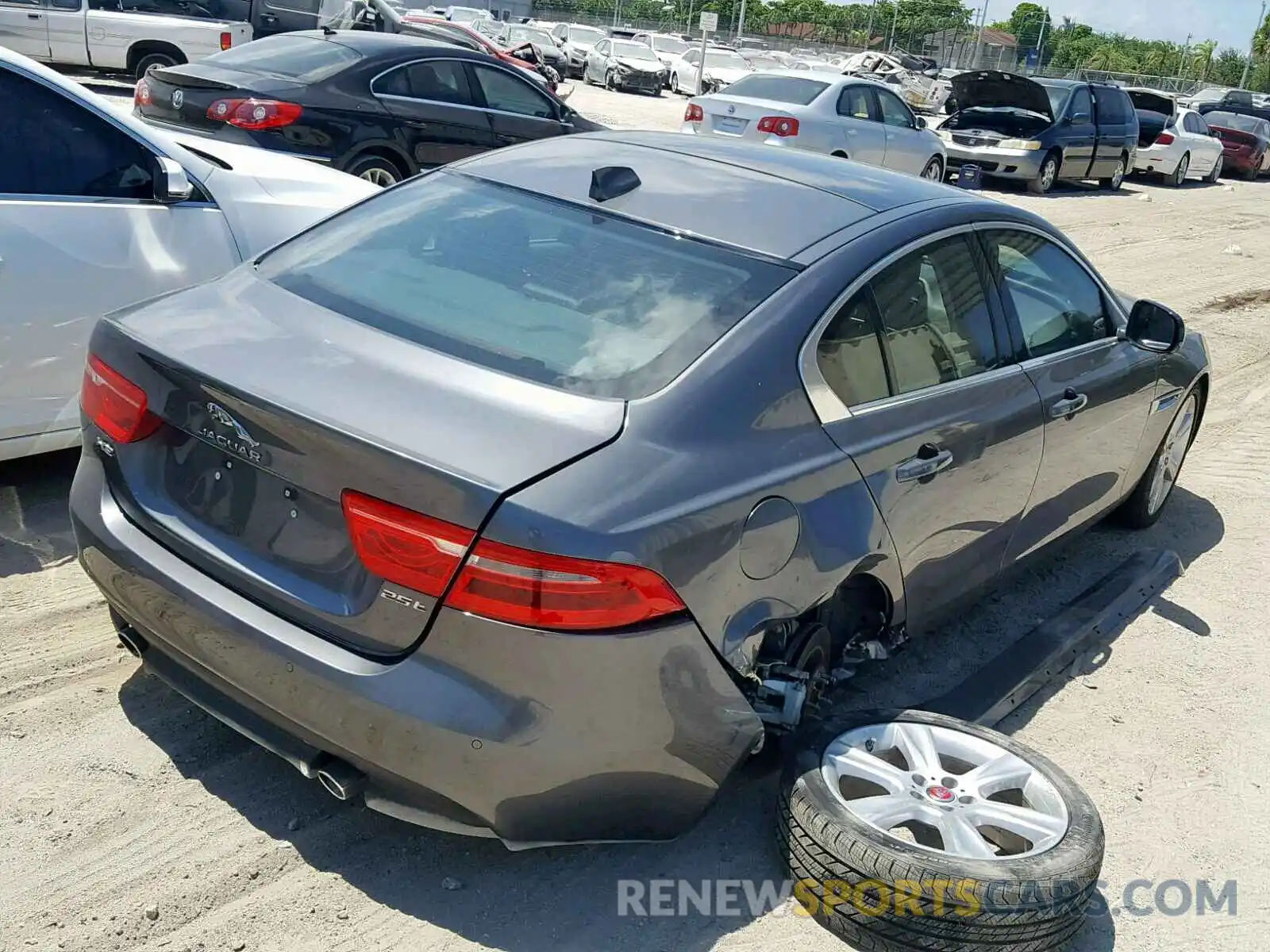 4 Photograph of a damaged car SAJAD4FXXKCP49430 JAGUAR XE 2019