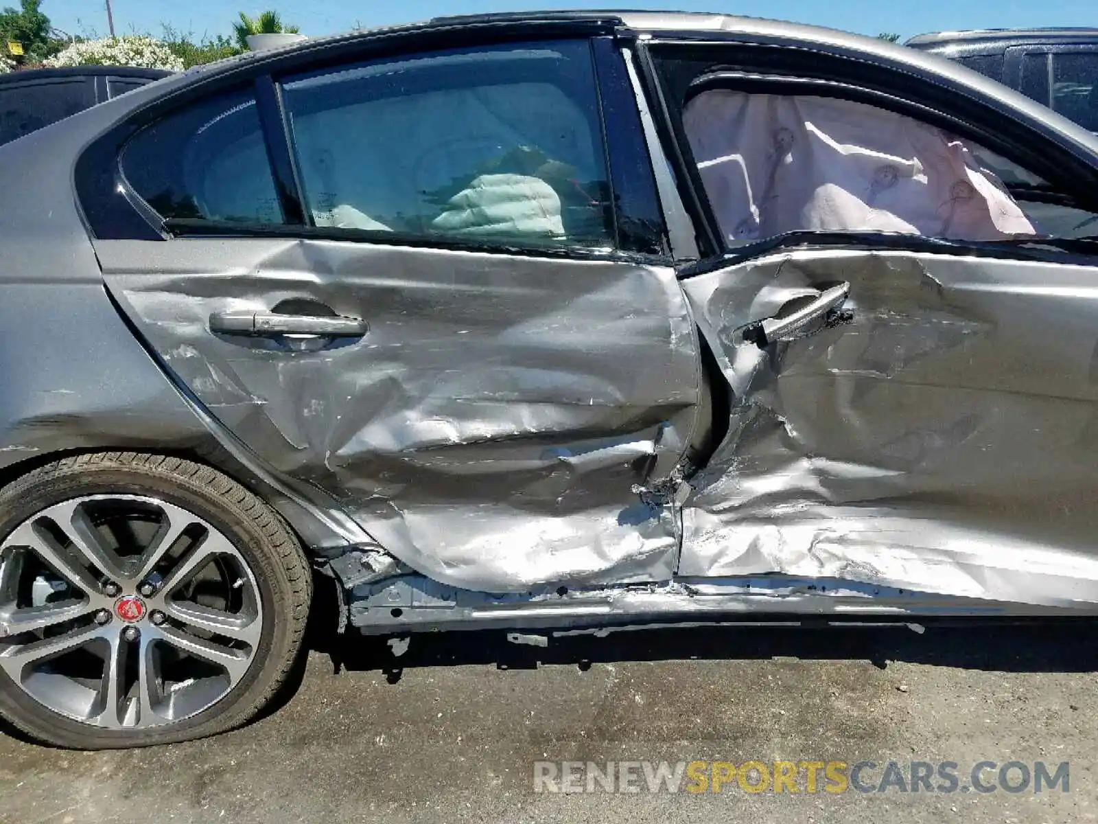 9 Photograph of a damaged car SAJAF4FX2KCP43969 JAGUAR XE 2019