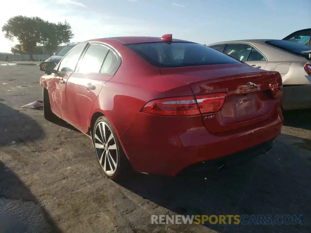 3 Фотография поврежденного автомобиля SAJAF4FX3KCP46119 JAGUAR XE 2019