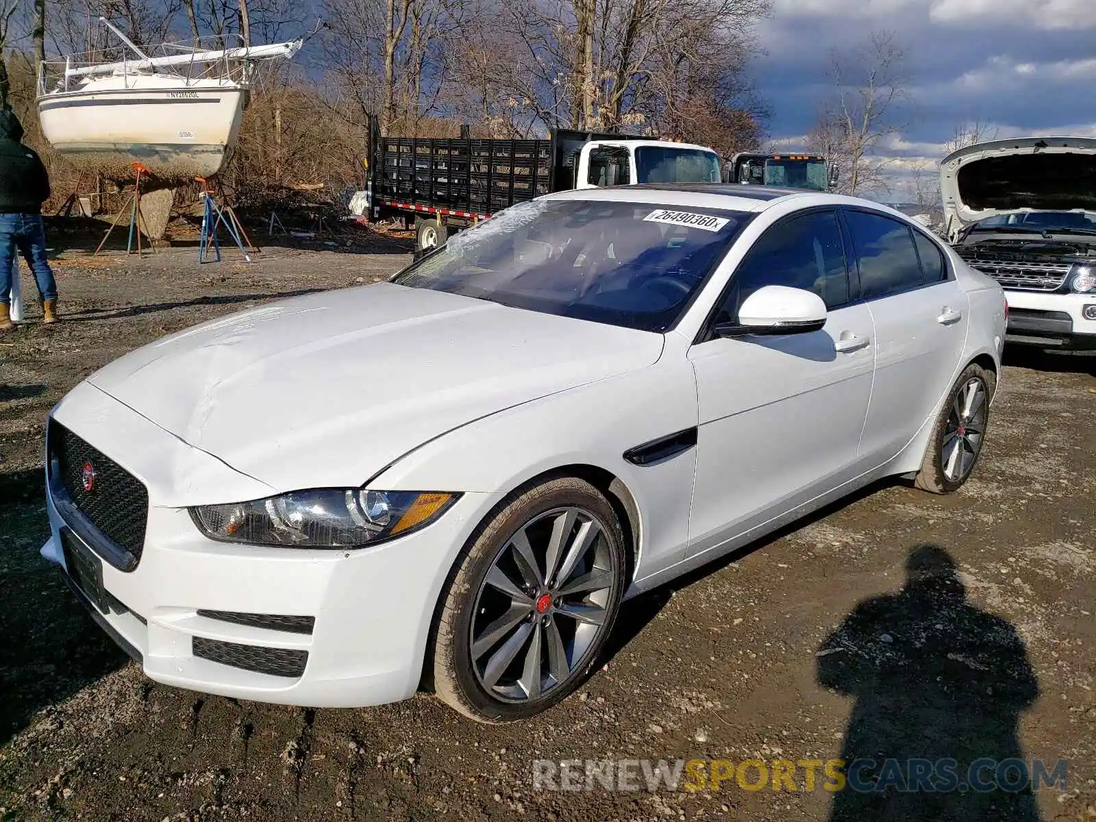 2 Фотография поврежденного автомобиля SAJAF4GXXKCP51271 JAGUAR XE 2019