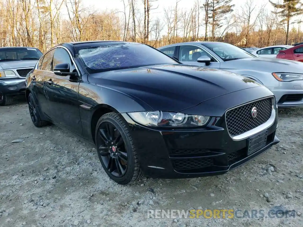 1 Фотография поврежденного автомобиля SAJAJ4FX3KCP48838 JAGUAR XE 2019