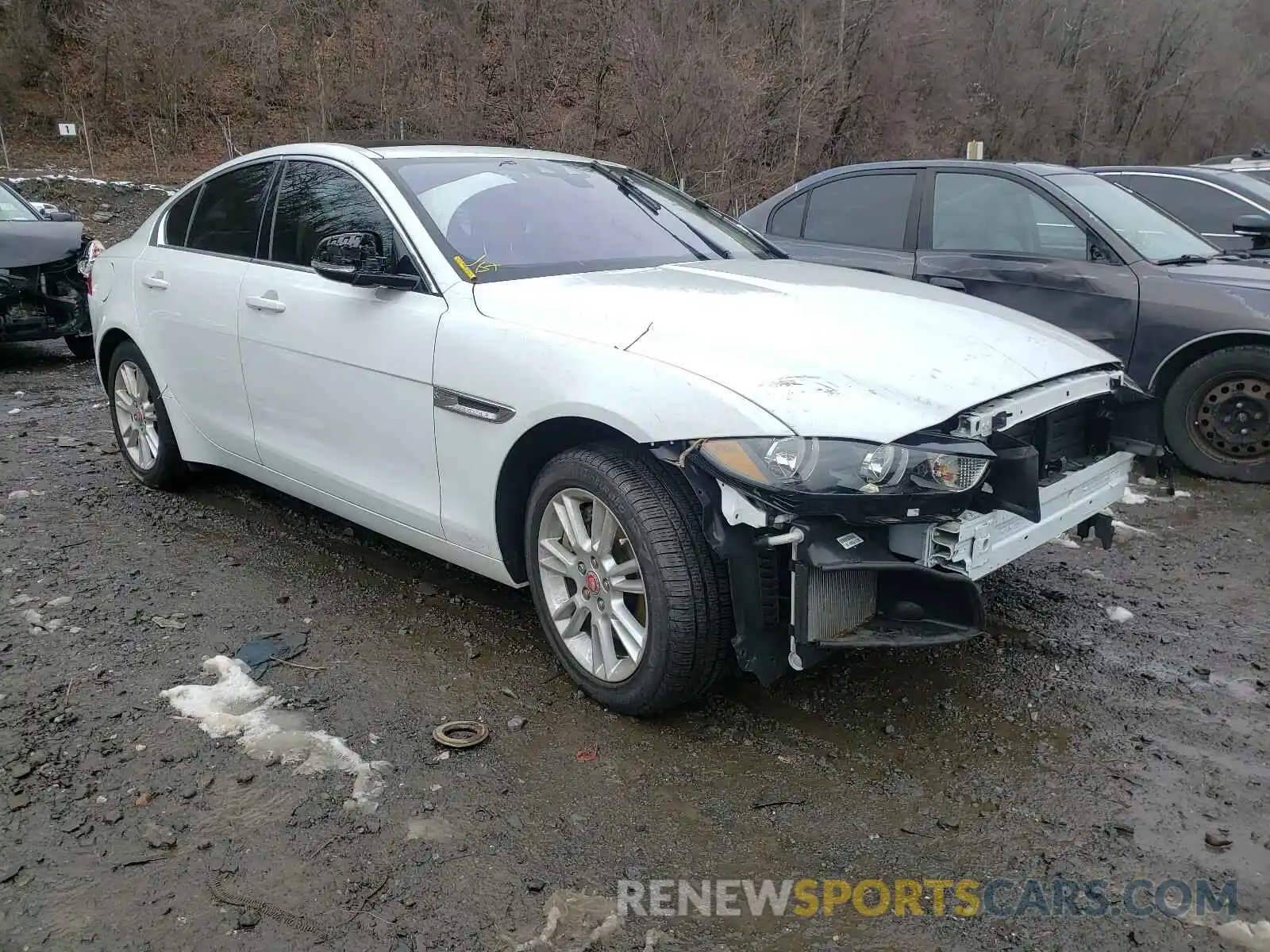 1 Photograph of a damaged car SAJAJ4FX3KCP51268 JAGUAR XE 2019