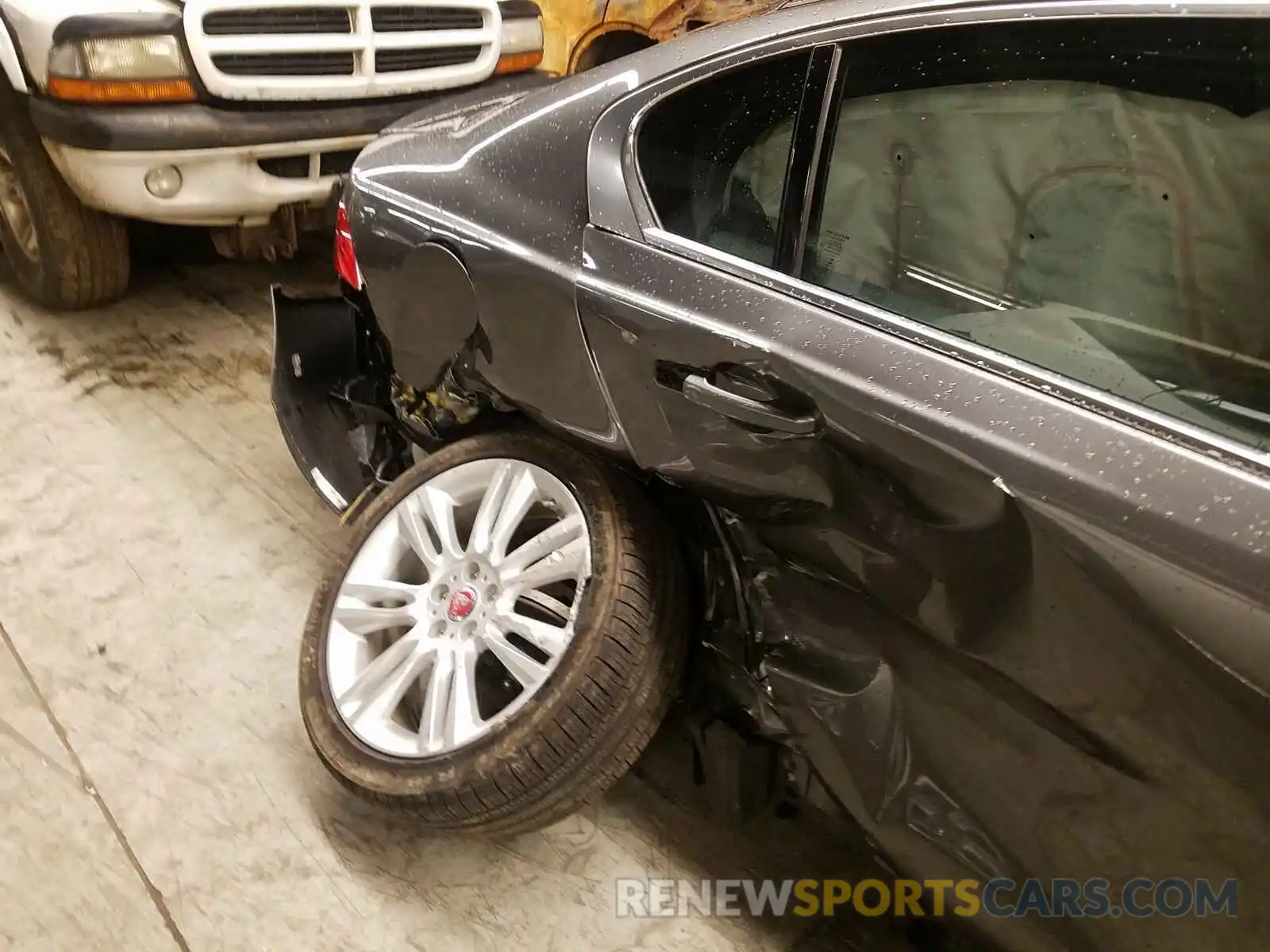 9 Photograph of a damaged car SAJAJ4GX7KCP43964 JAGUAR XE 2019