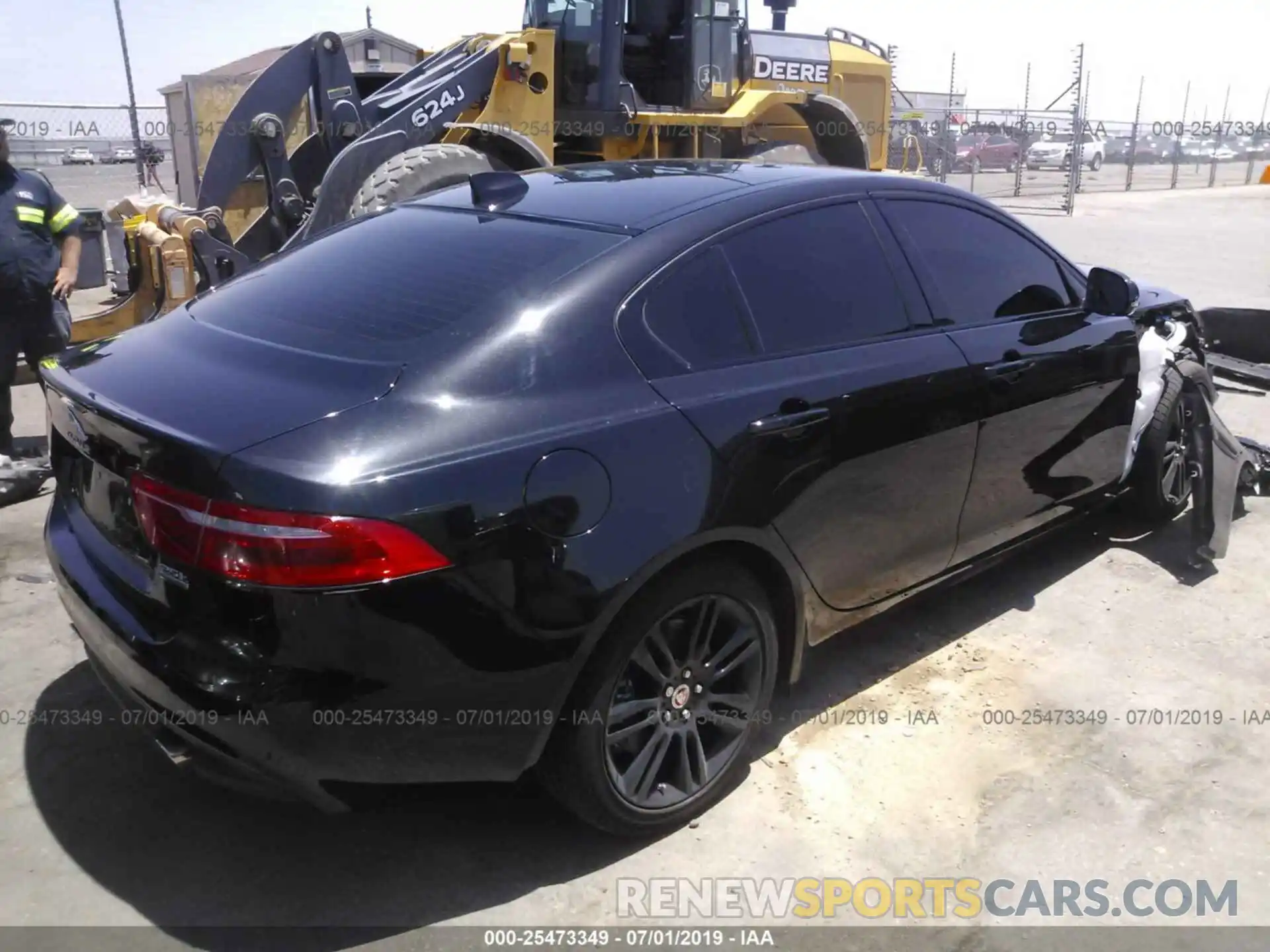 4 Фотография поврежденного автомобиля SAJAK4FX2KCP49184 JAGUAR XE 2019