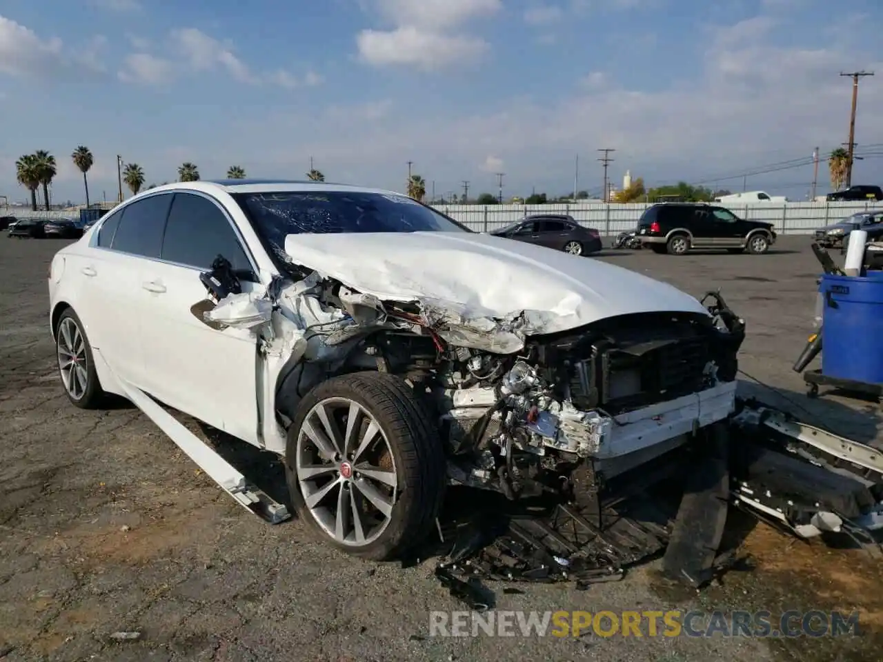 1 Photograph of a damaged car SAJAK4FX4KCP51566 JAGUAR XE 2019