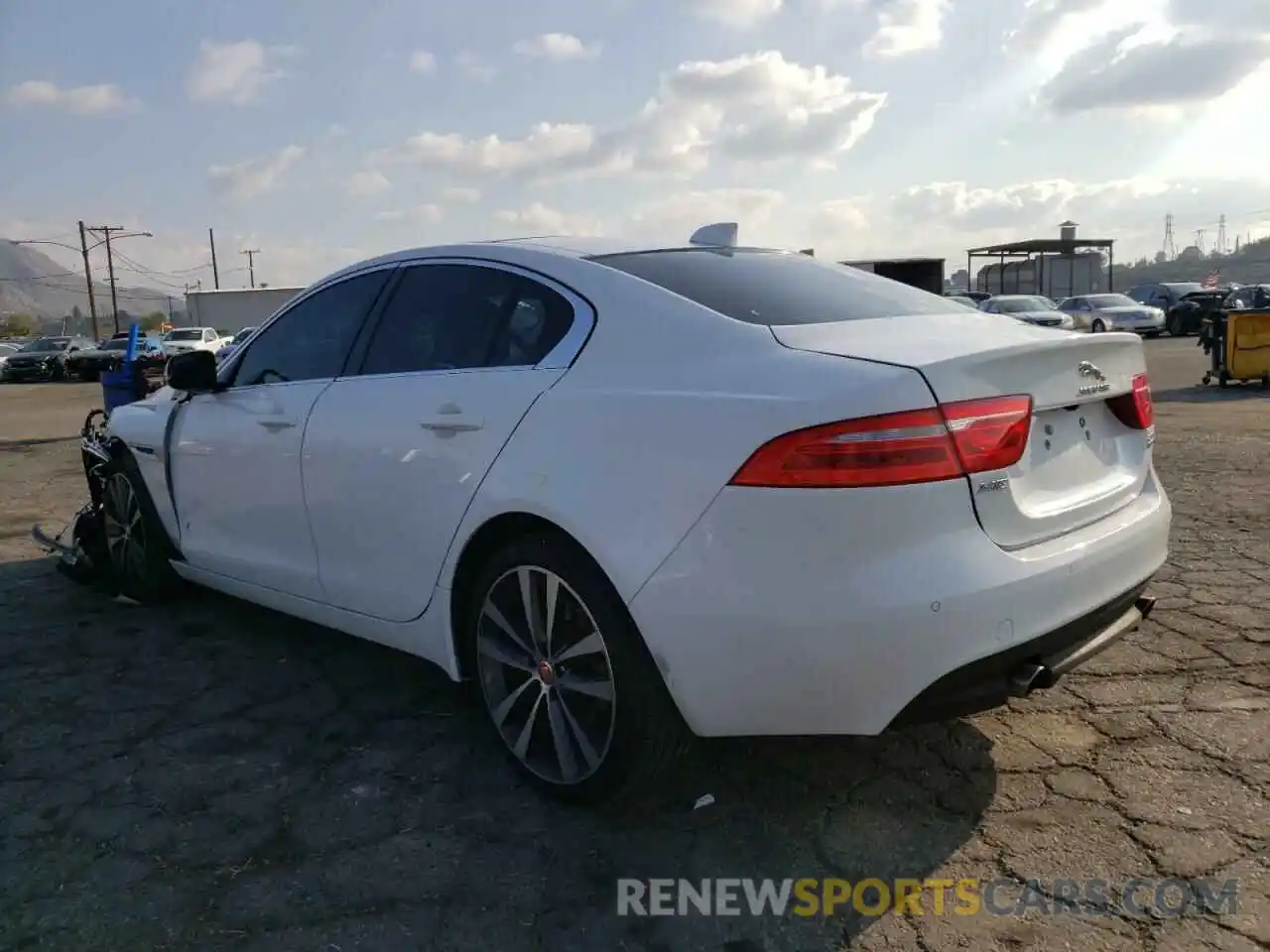 3 Фотография поврежденного автомобиля SAJAK4FX4KCP51566 JAGUAR XE 2019