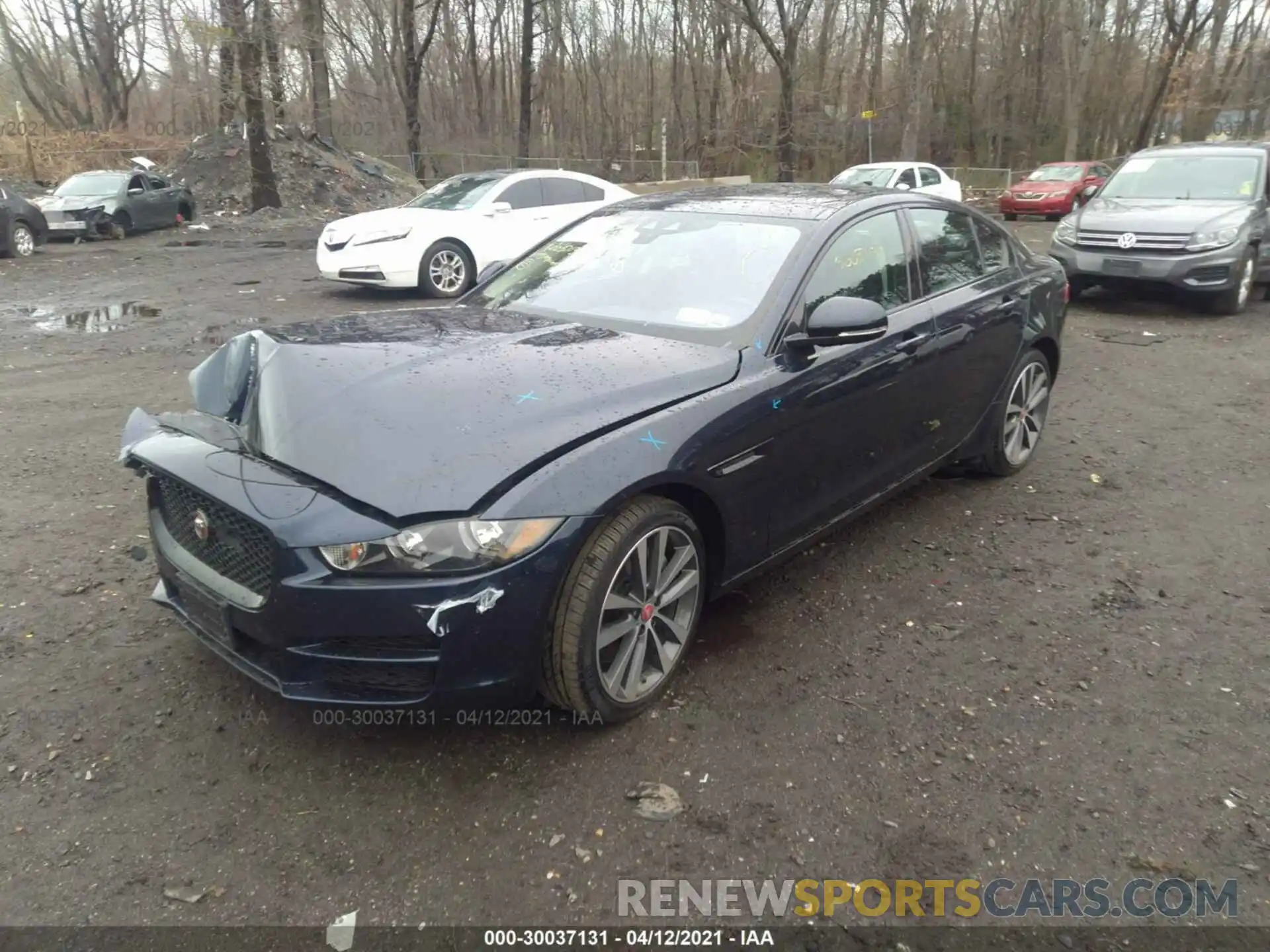 2 Фотография поврежденного автомобиля SAJAK4FXXKCP52155 JAGUAR XE 2019