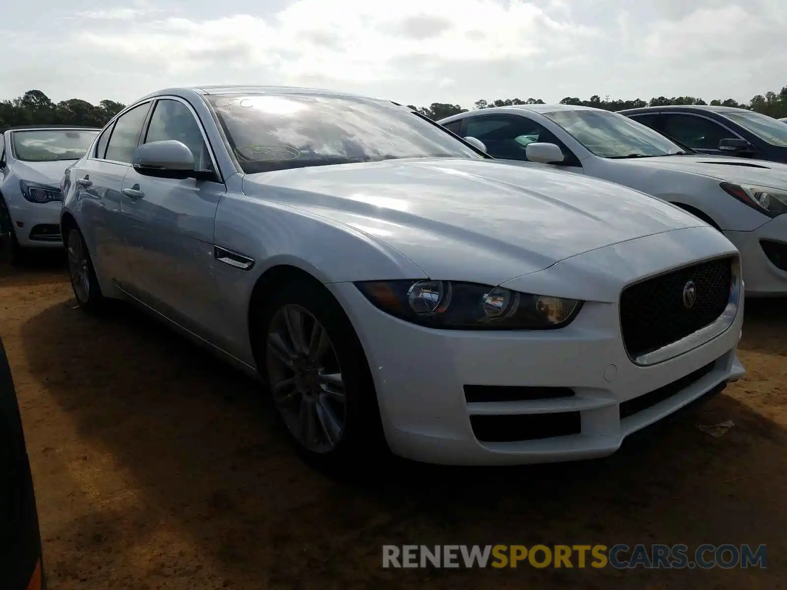 1 Фотография поврежденного автомобиля SAJAR4FX0KCP44366 JAGUAR XE 2019