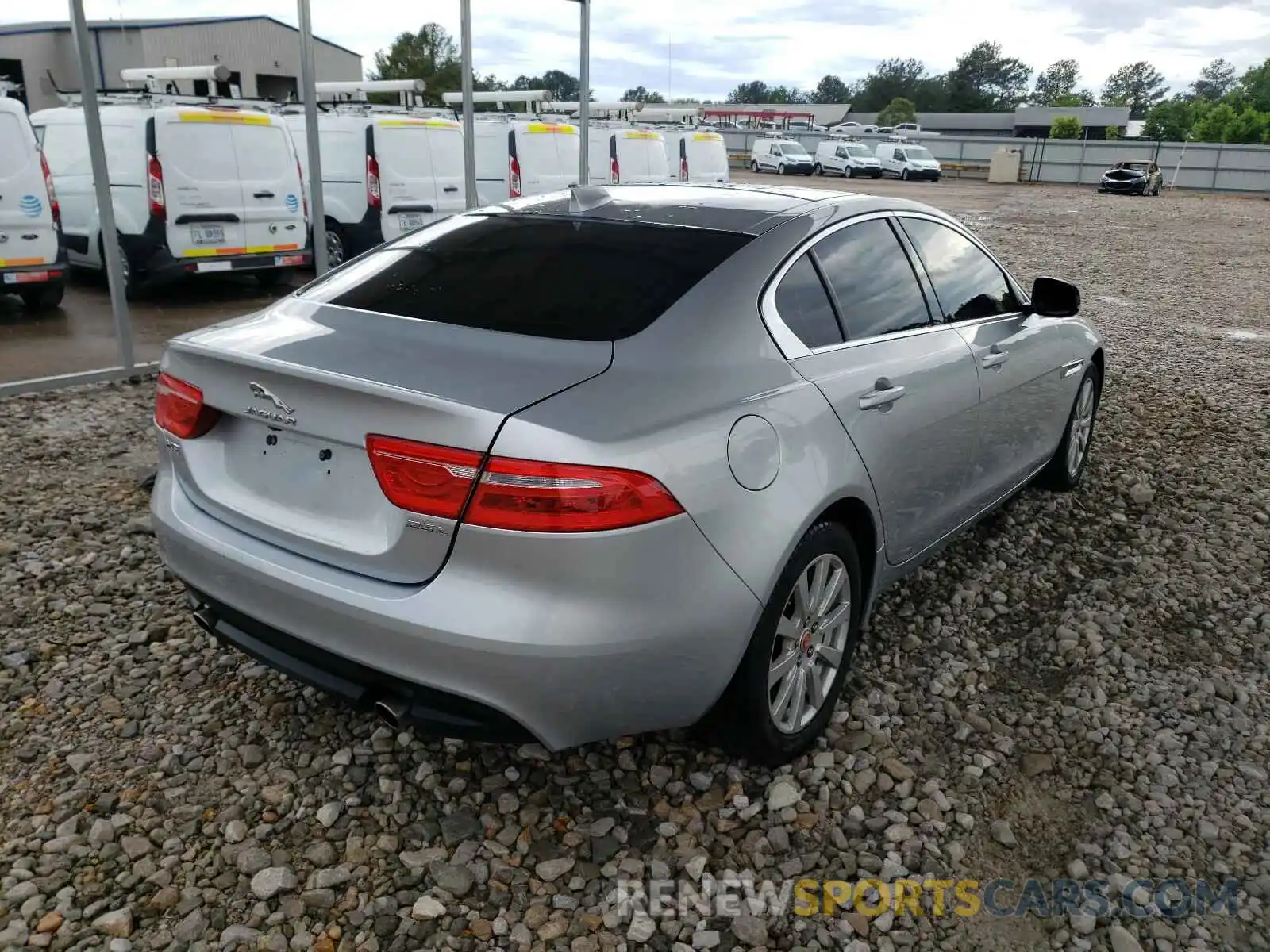 4 Фотография поврежденного автомобиля SAJAR4FX2KCP48354 JAGUAR XE 2019