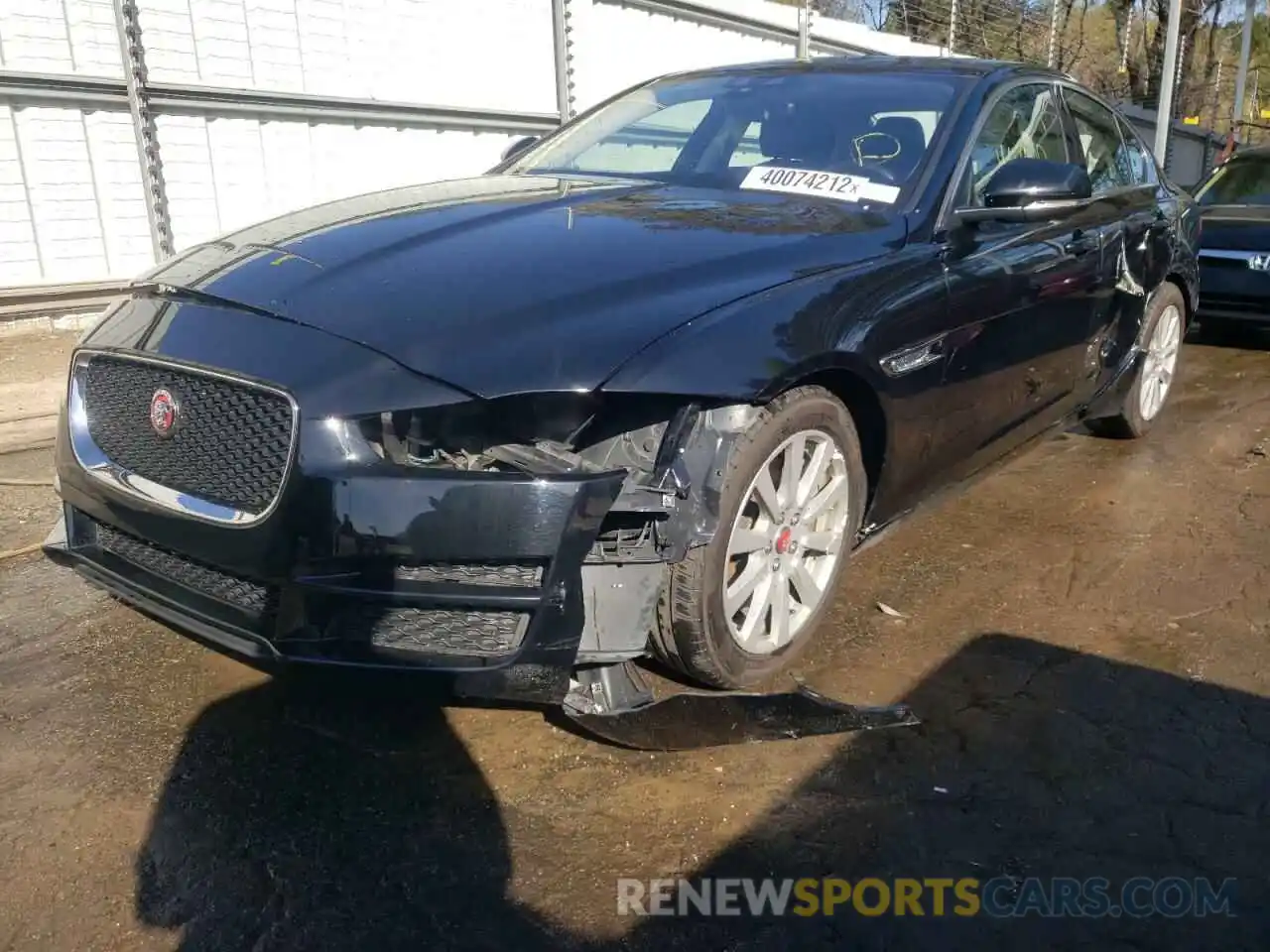 2 Фотография поврежденного автомобиля SAJAR4FX2KCP48421 JAGUAR XE 2019