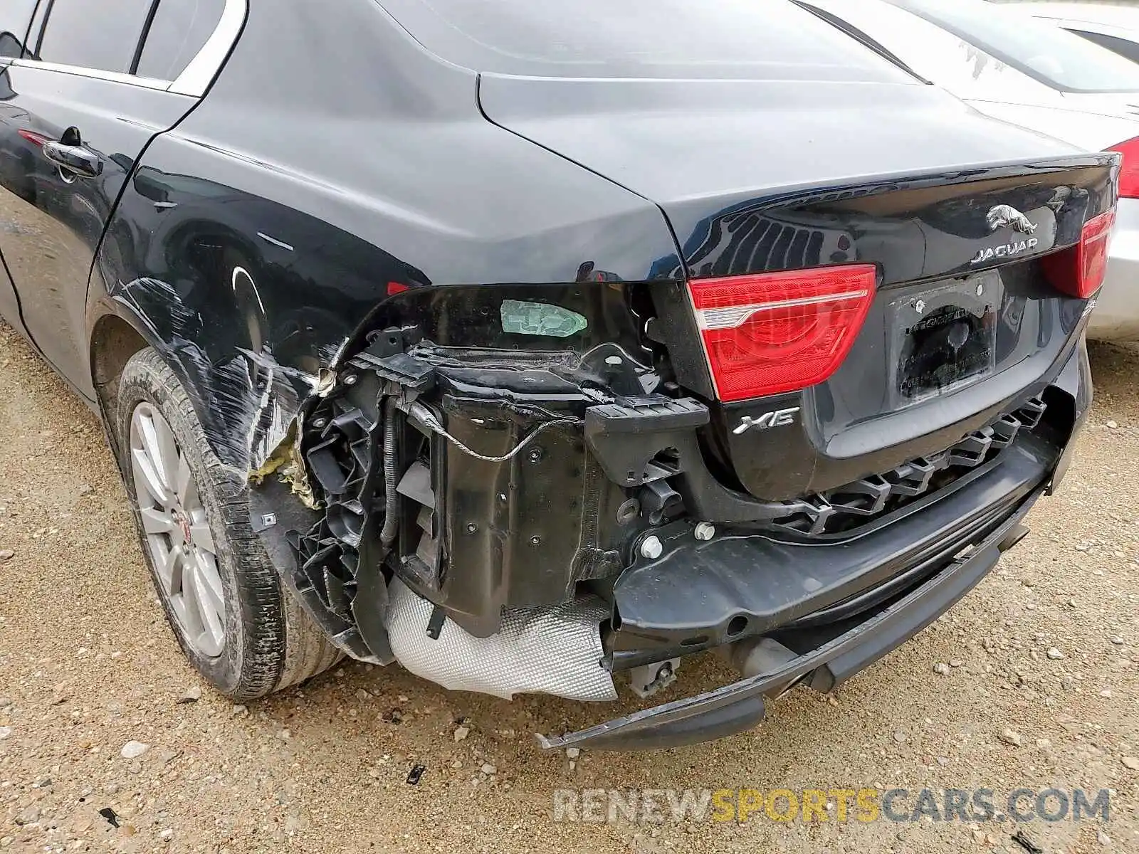 9 Фотография поврежденного автомобиля SAJAR4FX4KCP48419 JAGUAR XE 2019