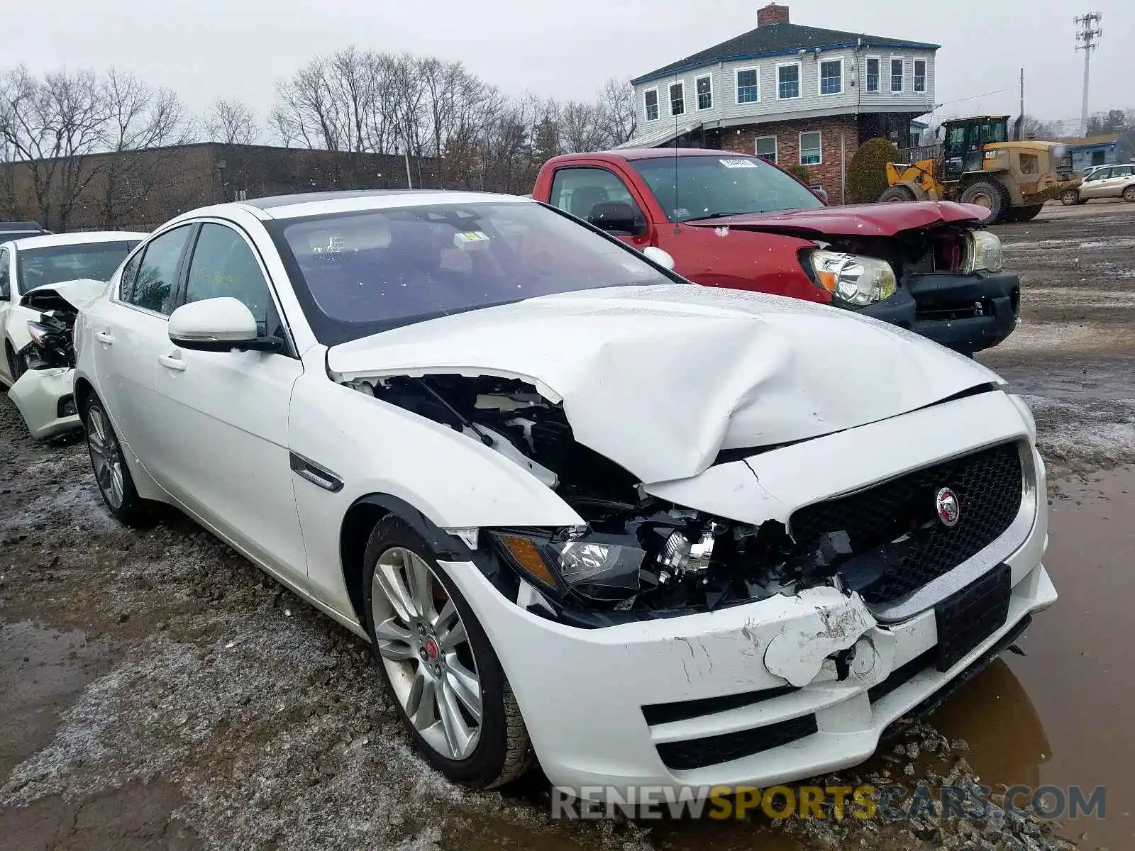 1 Photograph of a damaged car SAJAR4FX4KCP51658 JAGUAR XE 2019