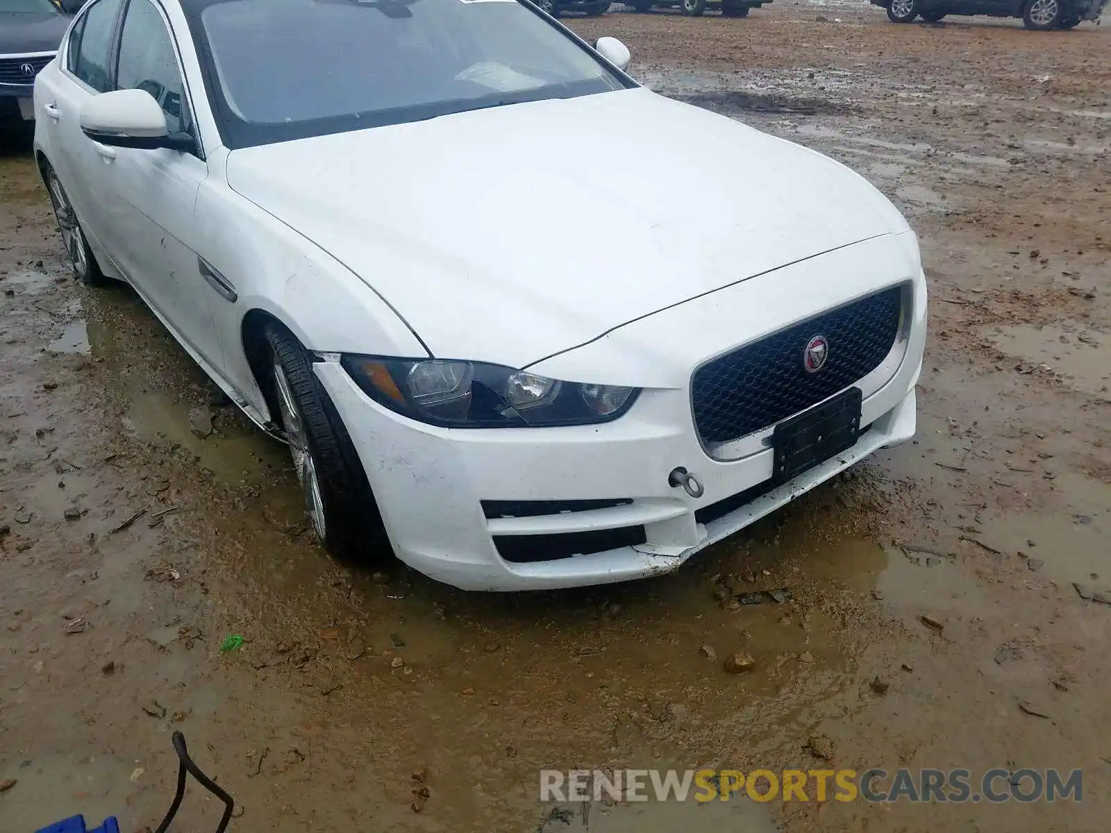 1 Фотография поврежденного автомобиля SAJAR4FX4KCP52695 JAGUAR XE 2019