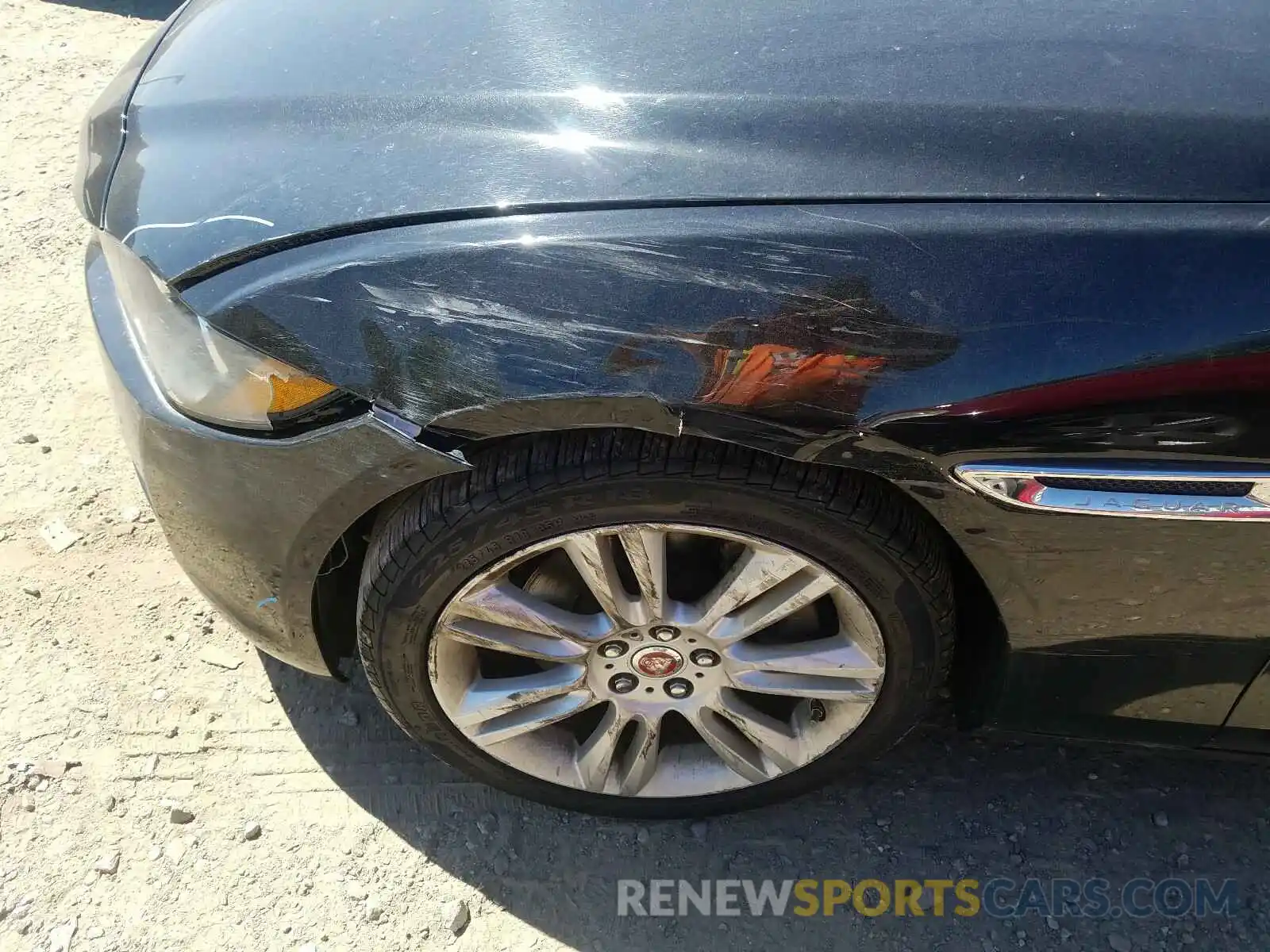 9 Photograph of a damaged car SAJAR4FX5KCP52396 JAGUAR XE 2019