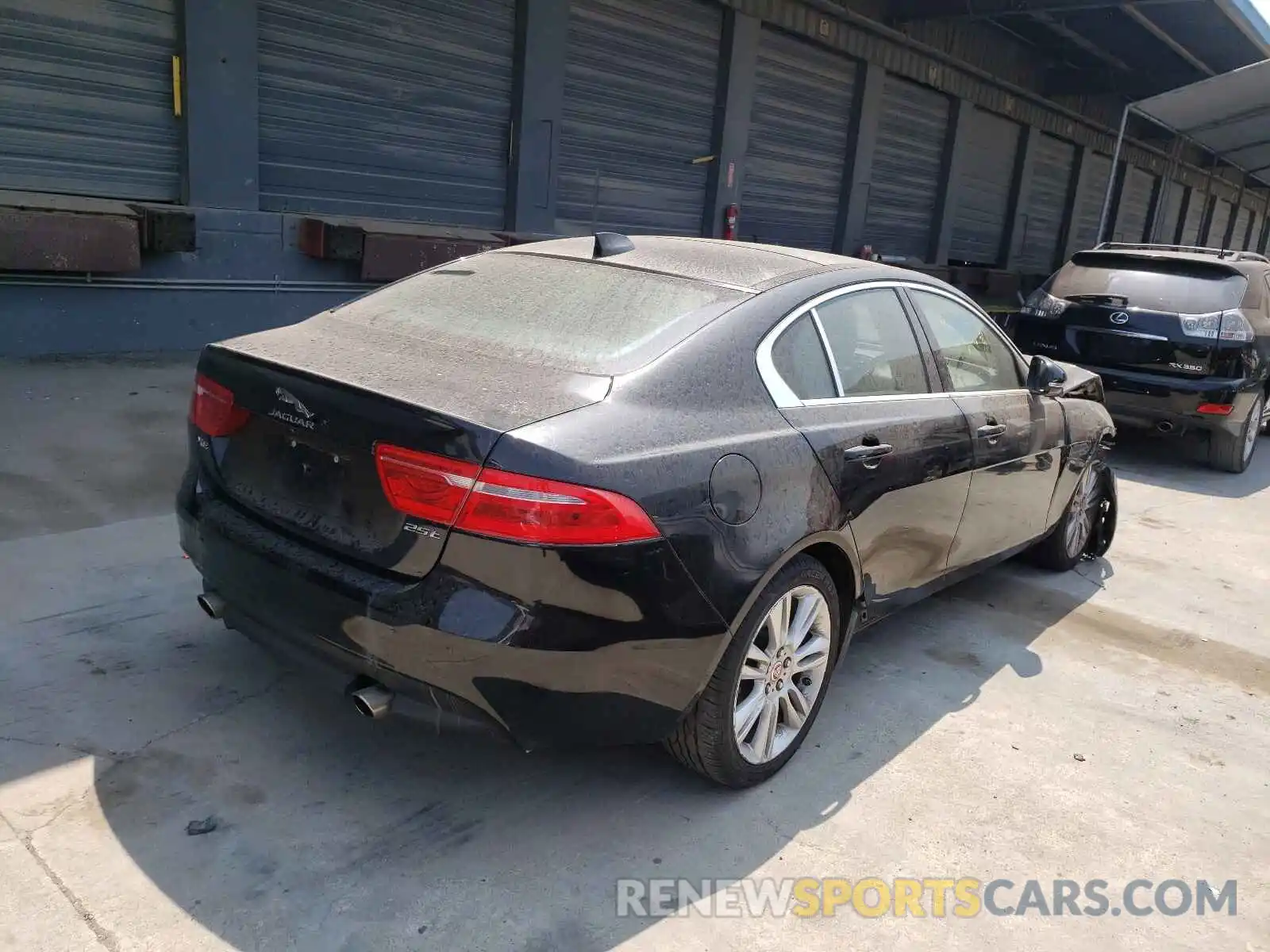 4 Фотография поврежденного автомобиля SAJAR4FX5KCP52737 JAGUAR XE 2019