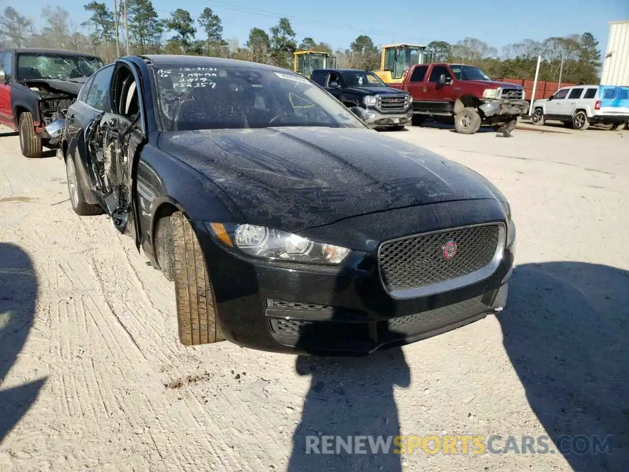 1 Photograph of a damaged car SAJAR4FX6KCP52357 JAGUAR XE 2019