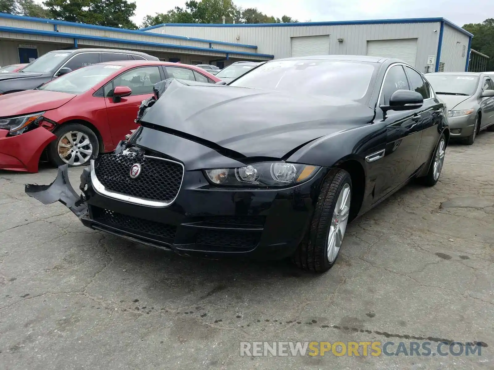 2 Фотография поврежденного автомобиля SAJAR4FX6KCP52472 JAGUAR XE 2019